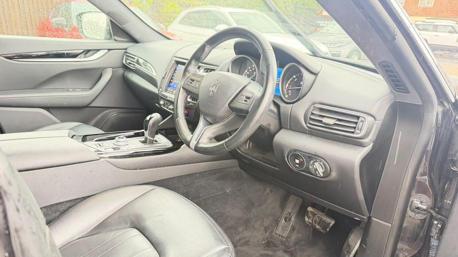 Maserati Levante view 11
