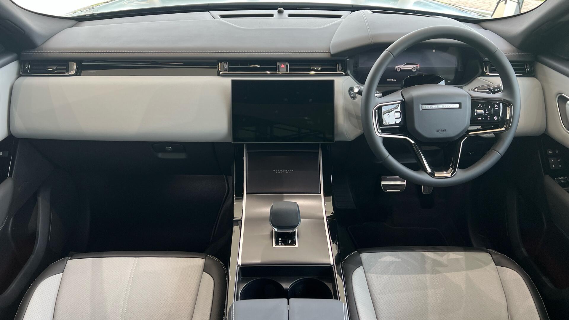 Land Rover Range Rover Velar view 11
