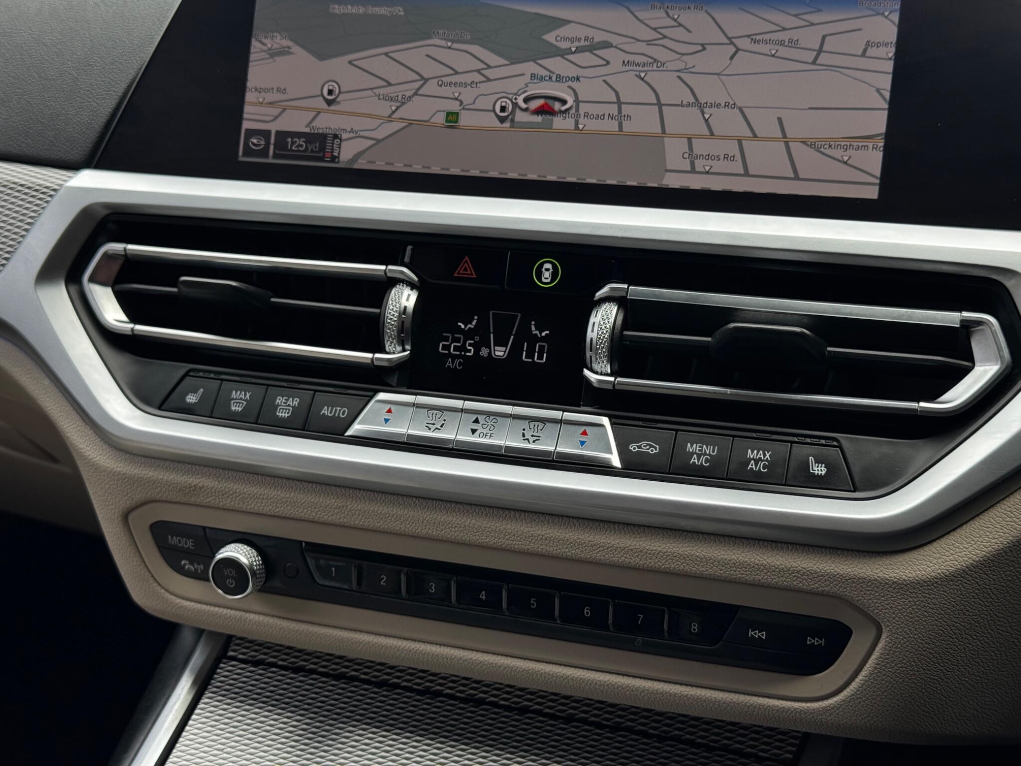 BMW 3 Series view 44