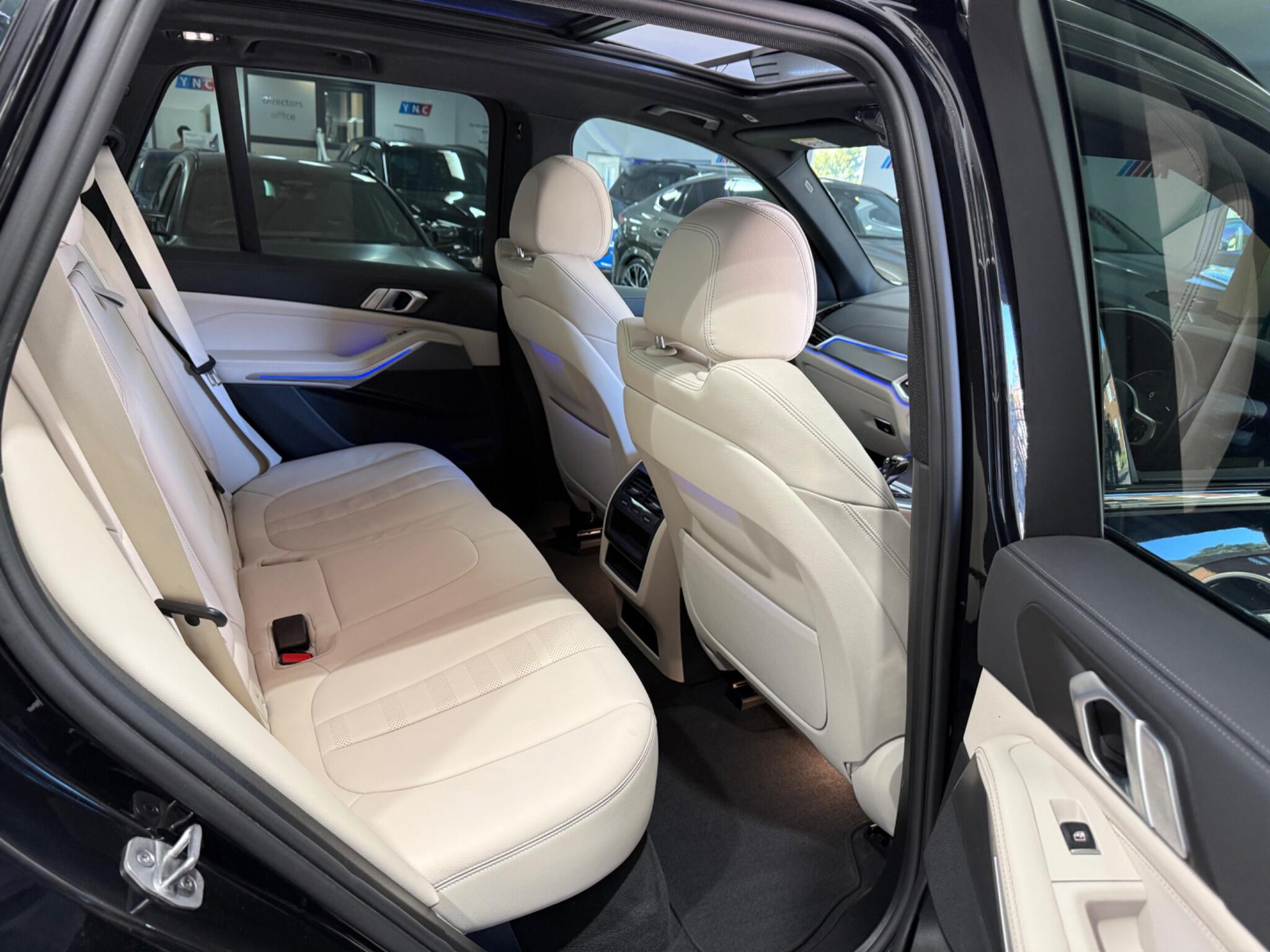BMW X5 view 37