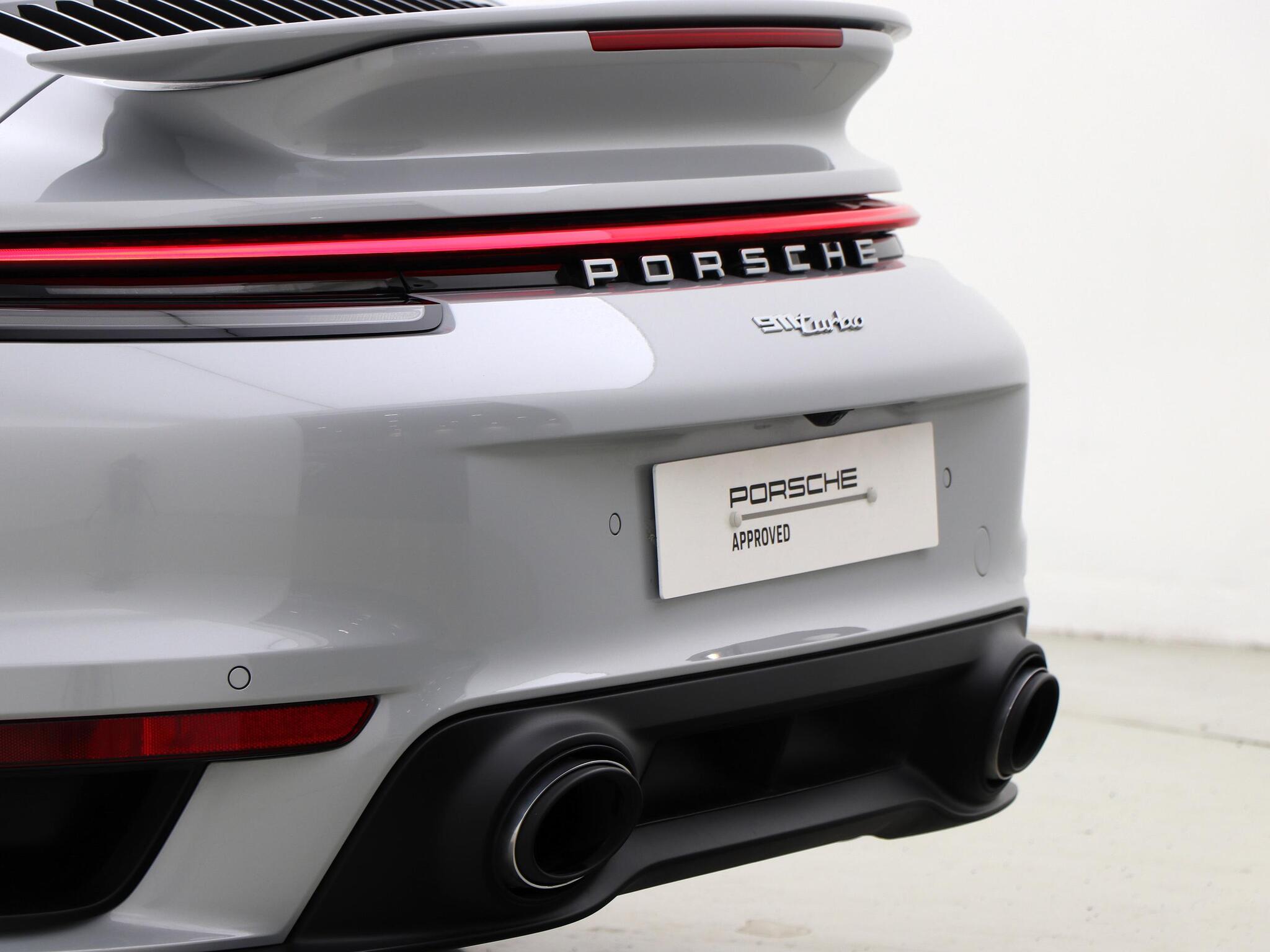 Porsche 911 view 23