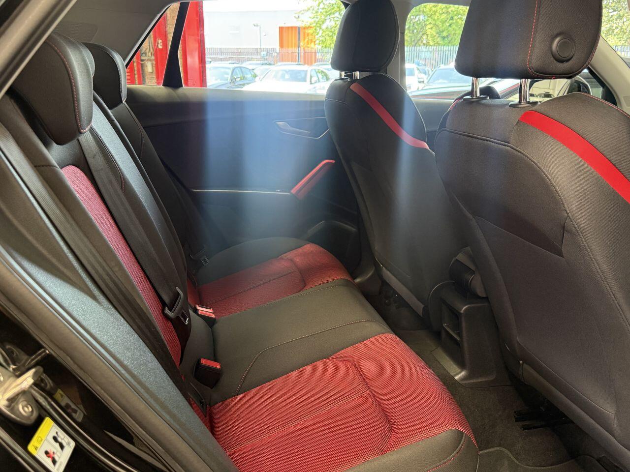 Audi Q2 view 56