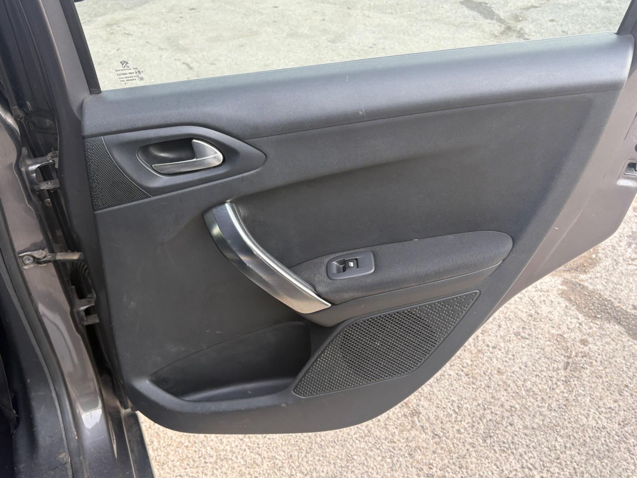 Peugeot 2008 - Image 42