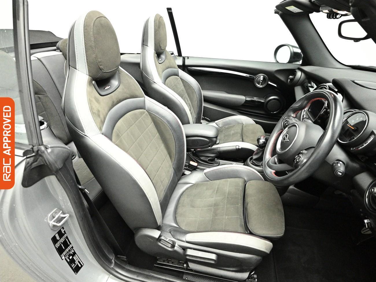 Mini Convertible view 12