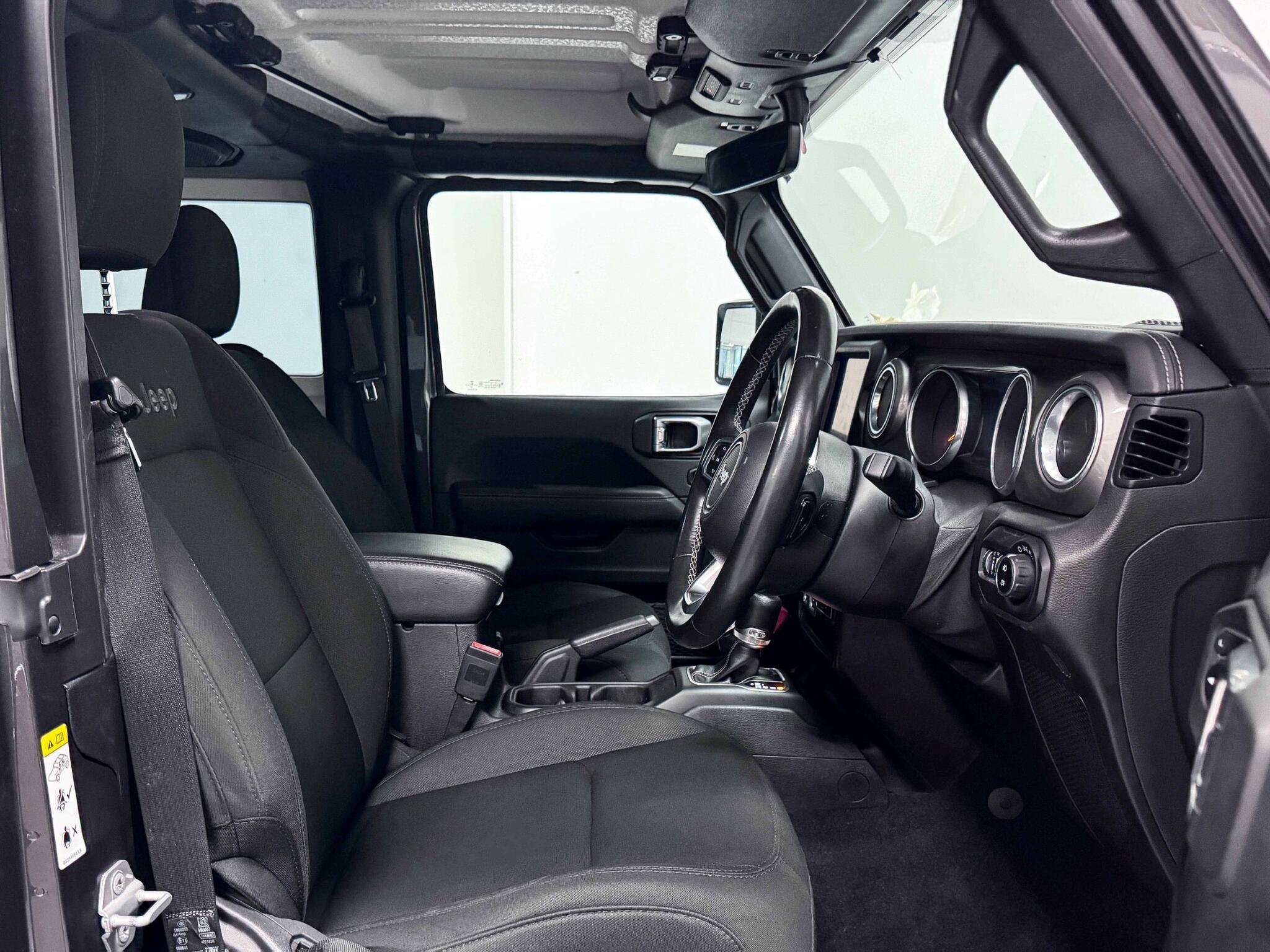 Jeep Wrangler view 19