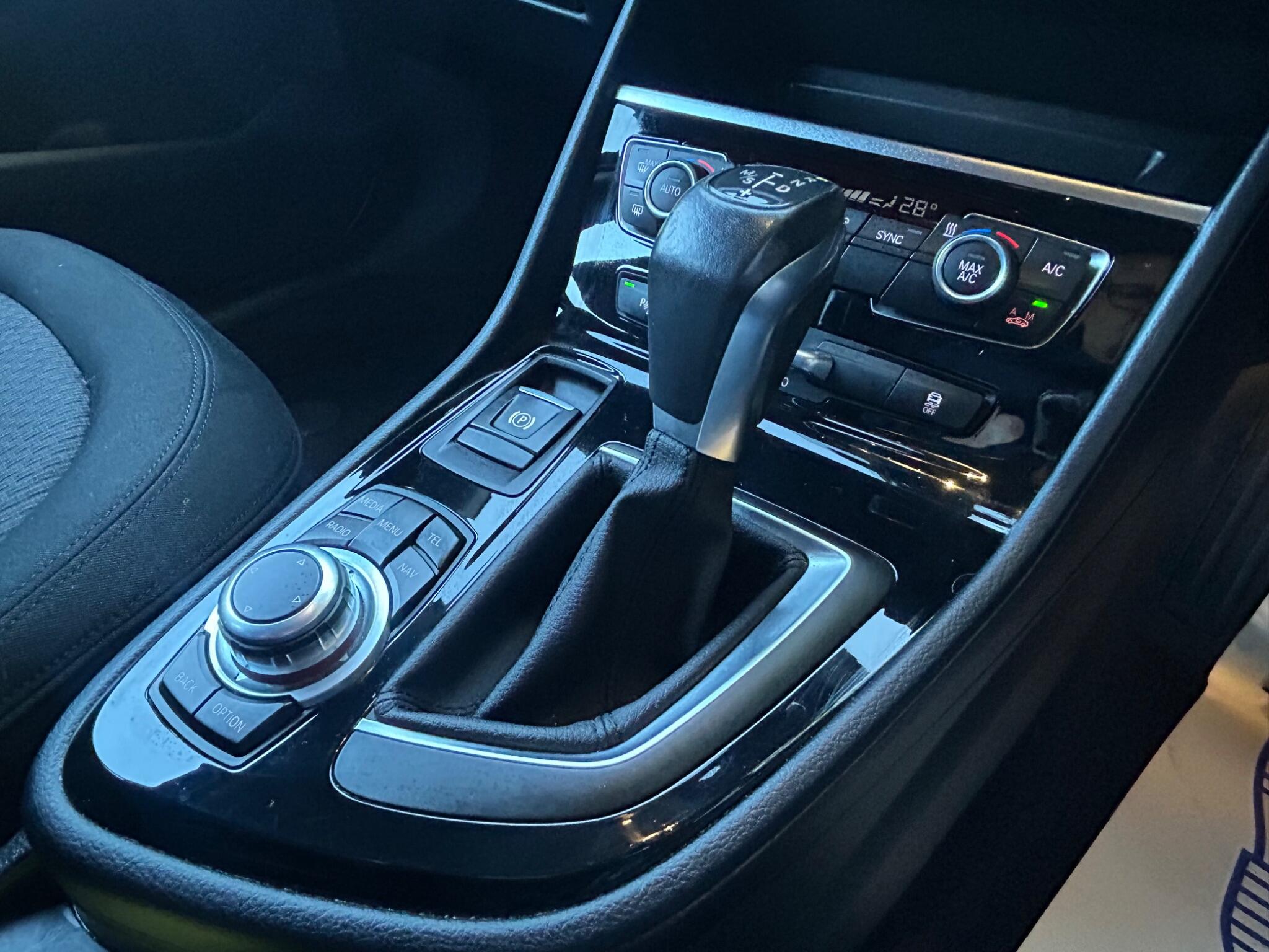 BMW 2 Series view 25