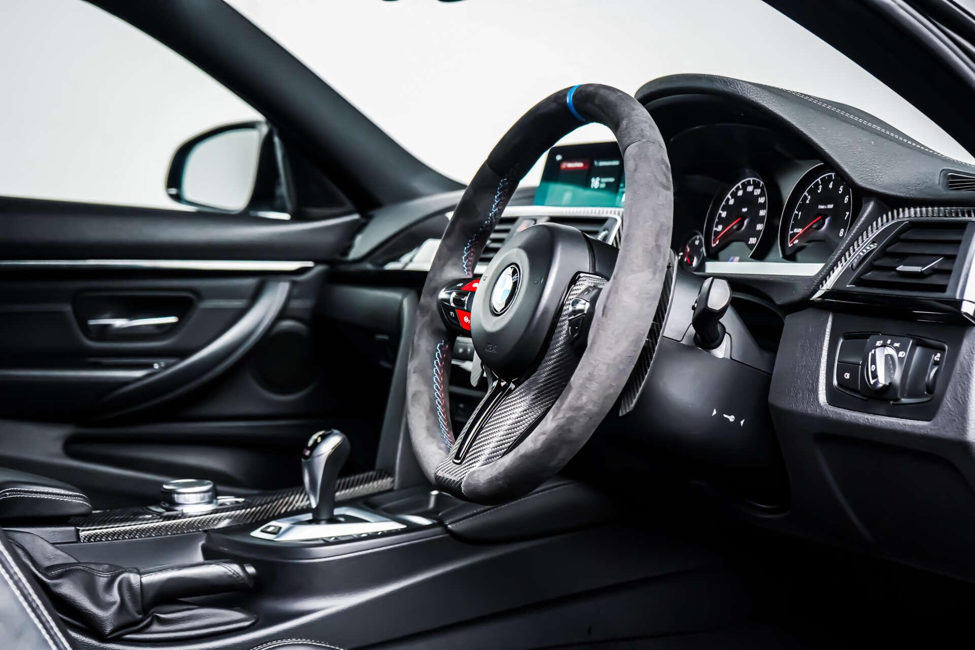 BMW M4 view 8