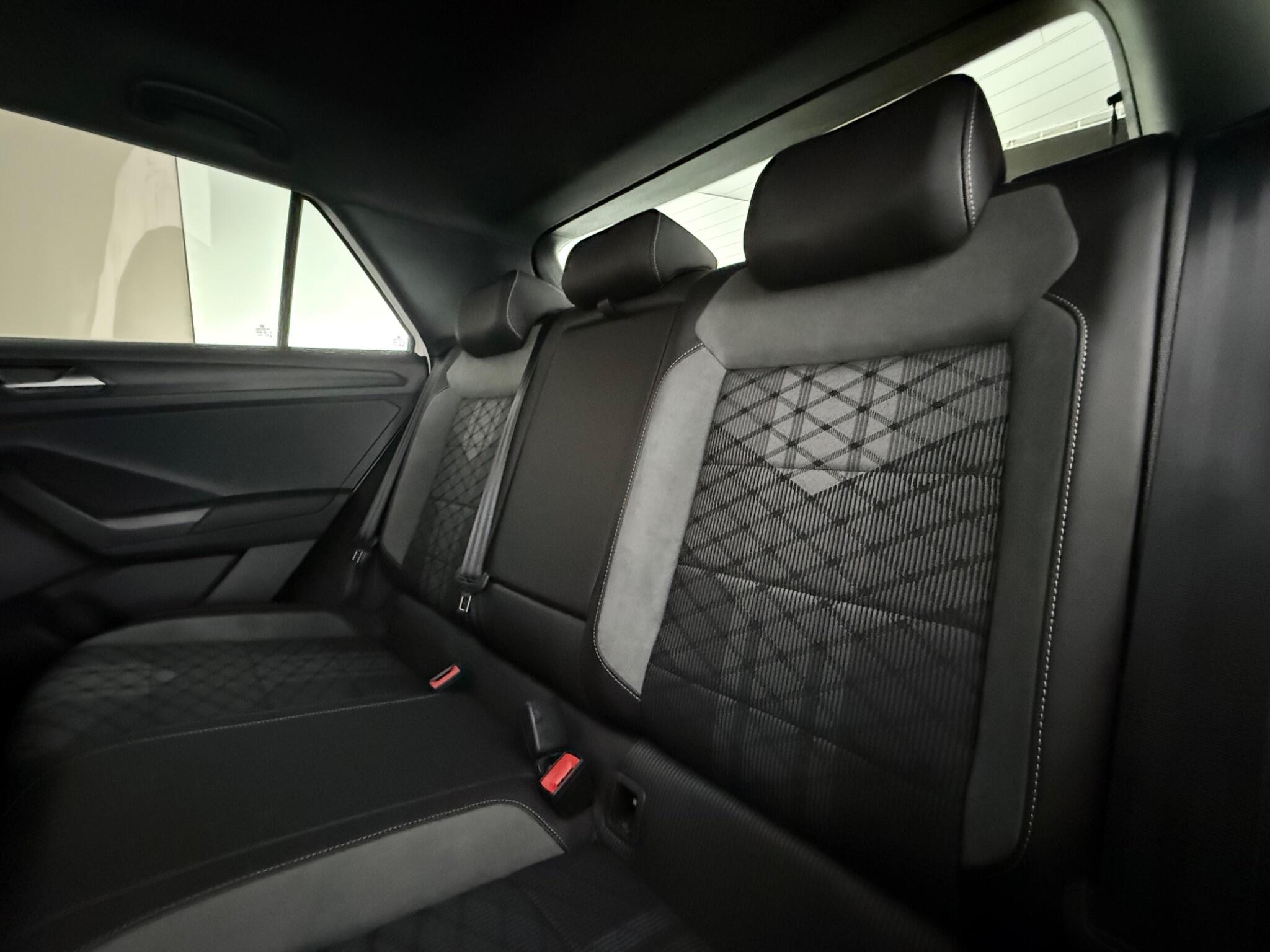 Volkswagen T-Roc view 35
