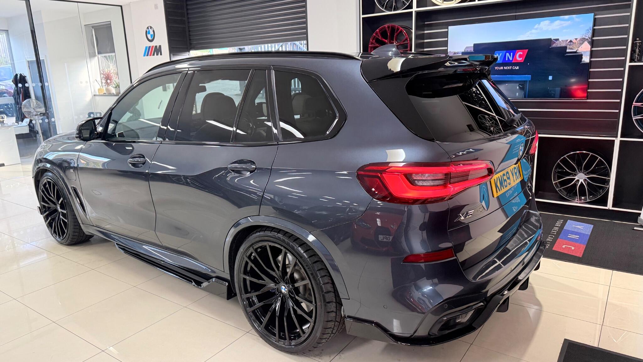 BMW X5 view 22