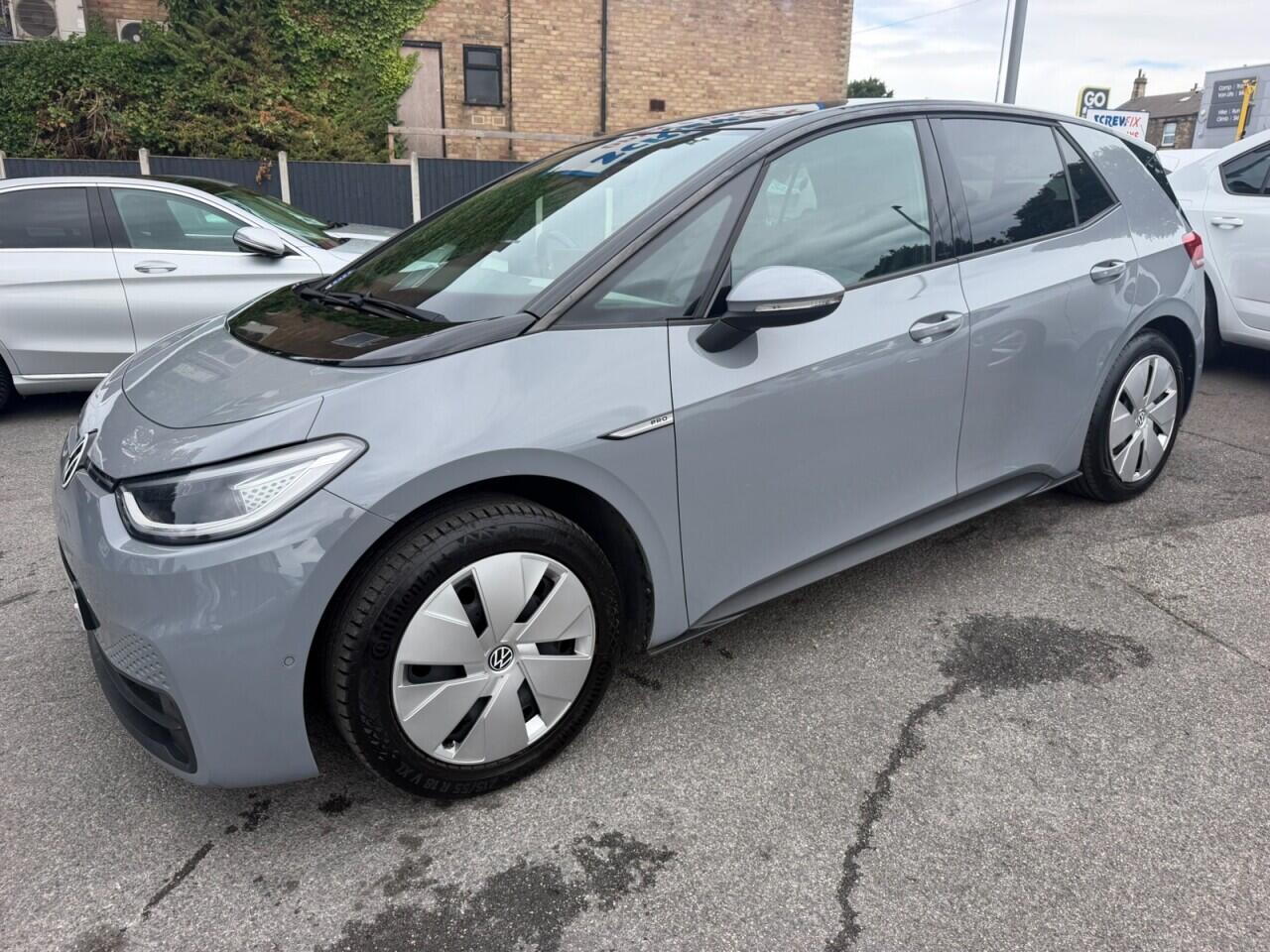Volkswagen ID.3 view 16