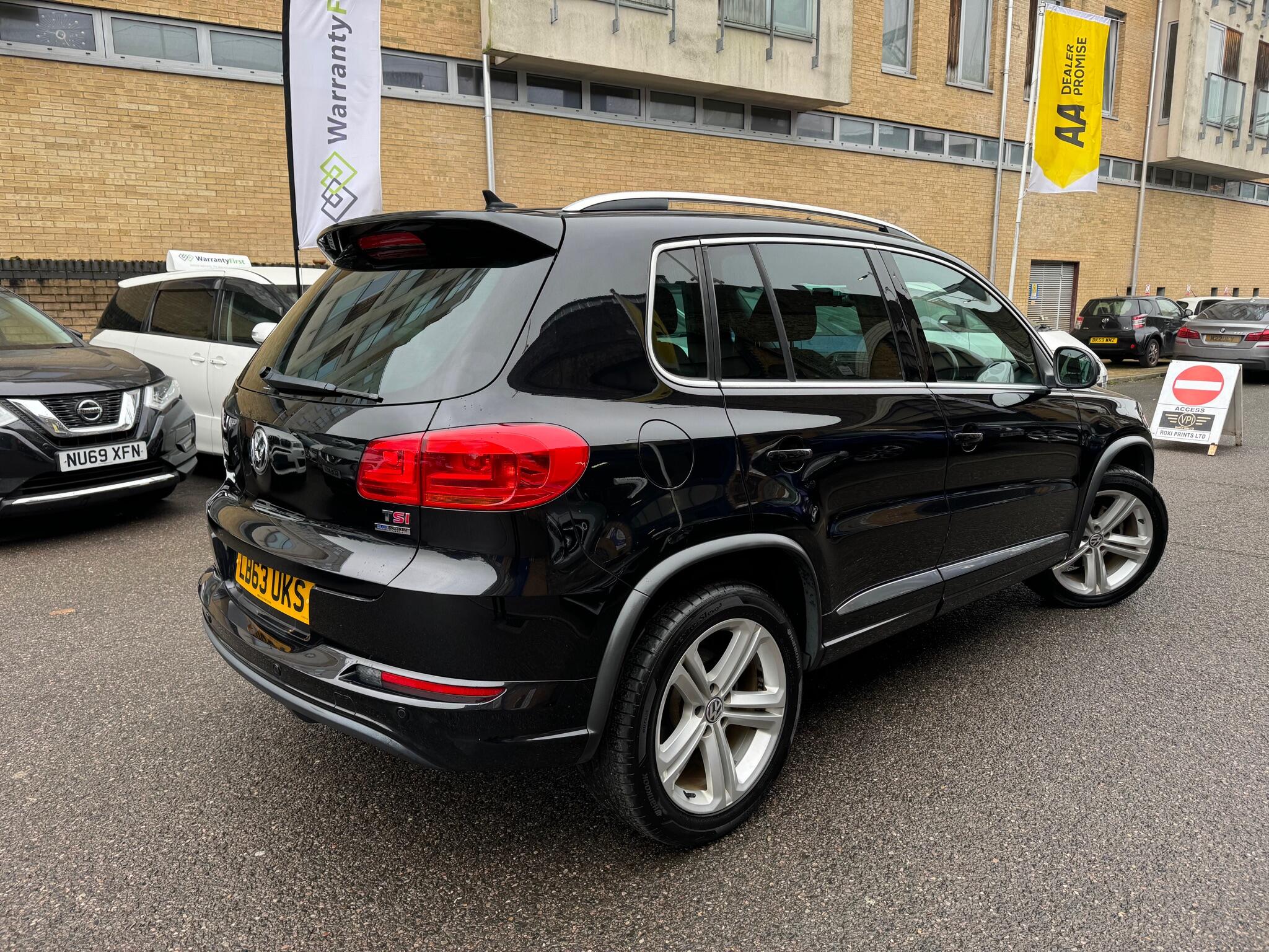 Volkswagen Tiguan view 13