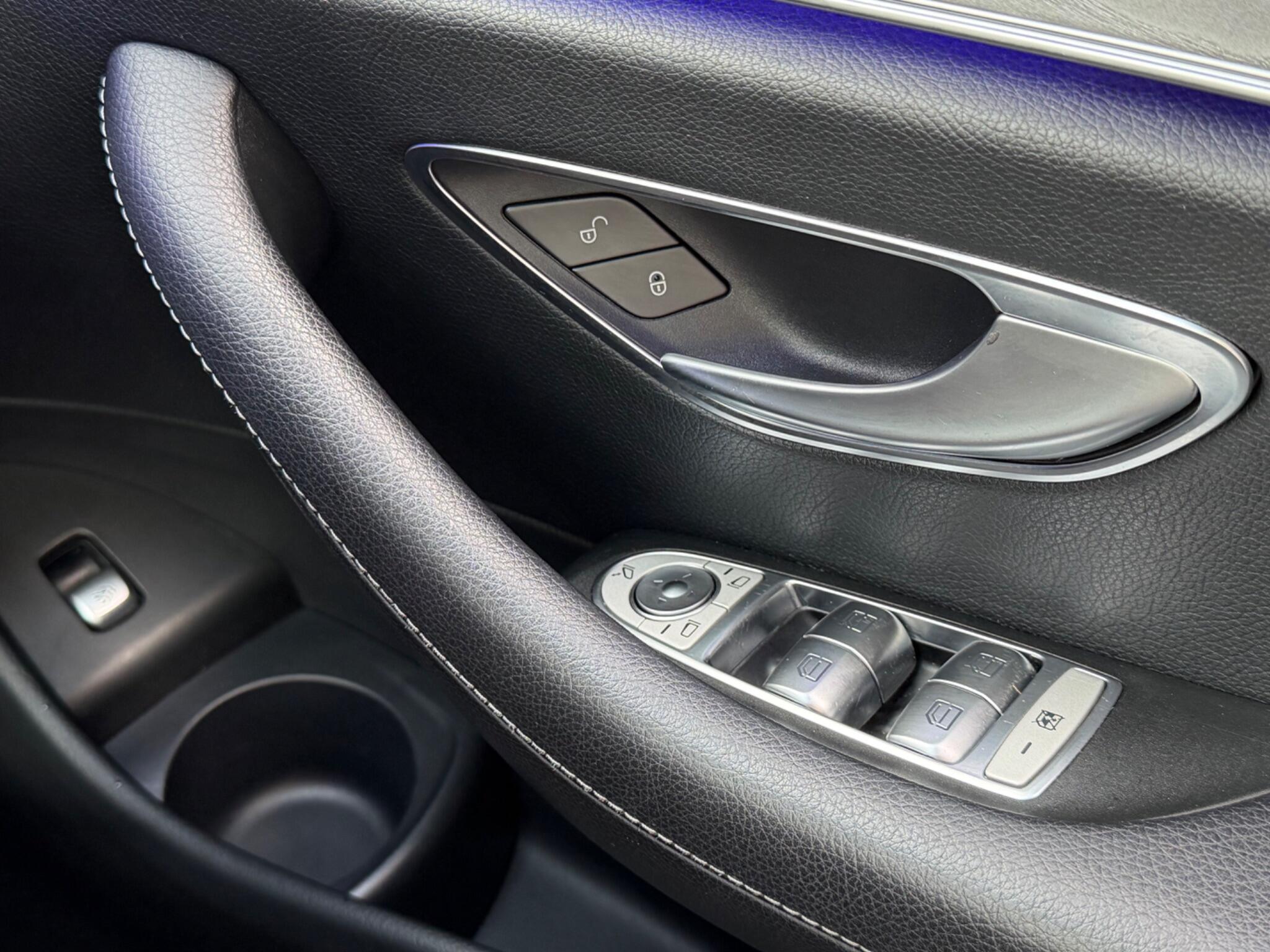 Mercedes-Benz E-Class view 49