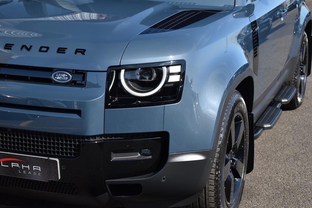 Land Rover Defender view 23