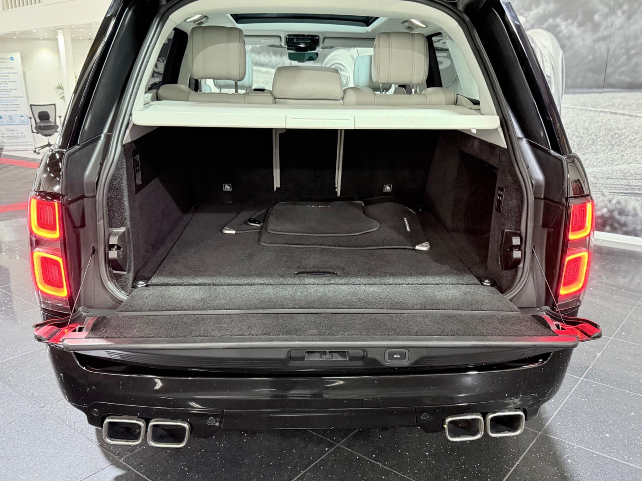 Land Rover Range Rover view 24