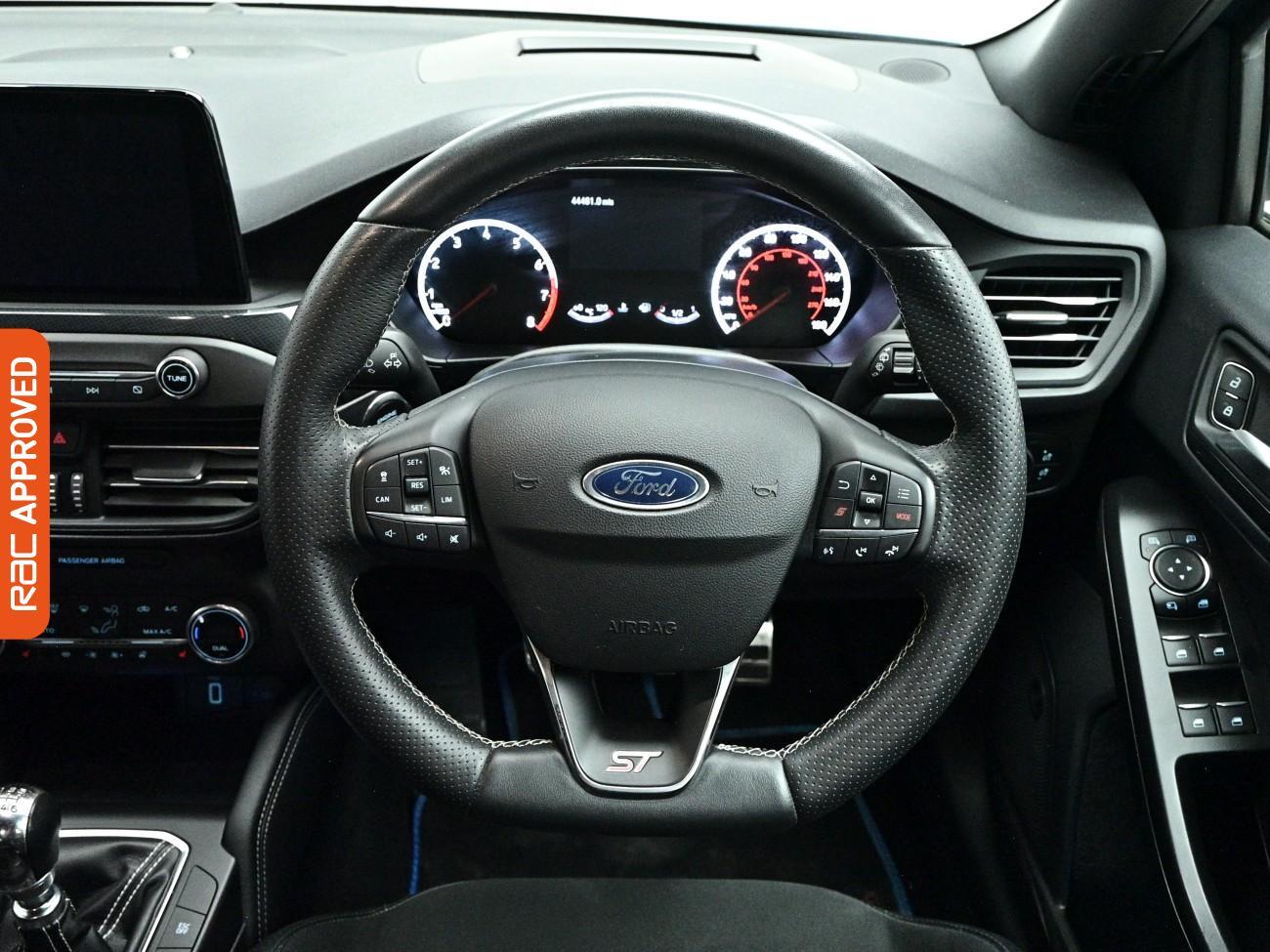 Ford Focus view 9