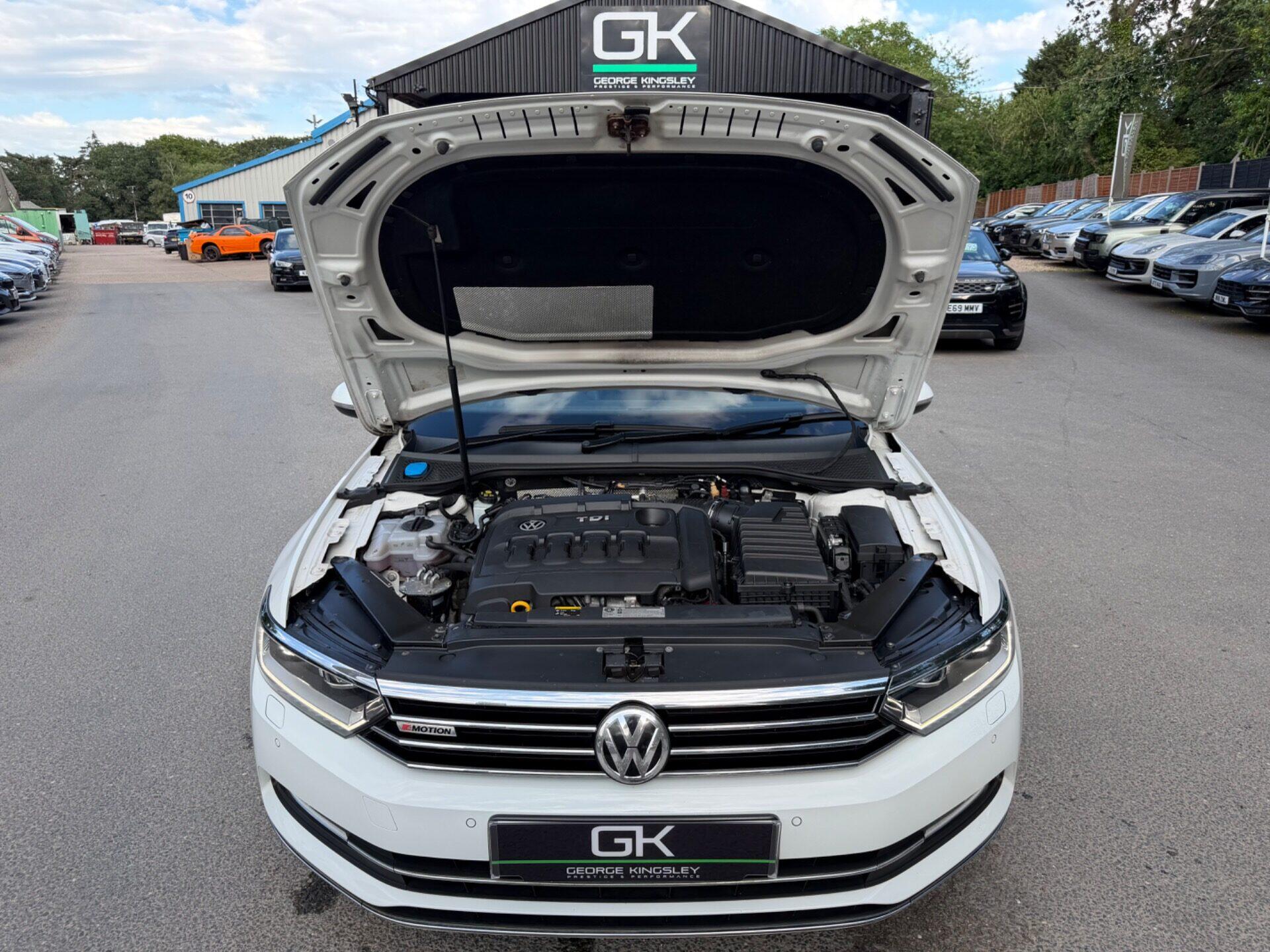Volkswagen Passat view 57