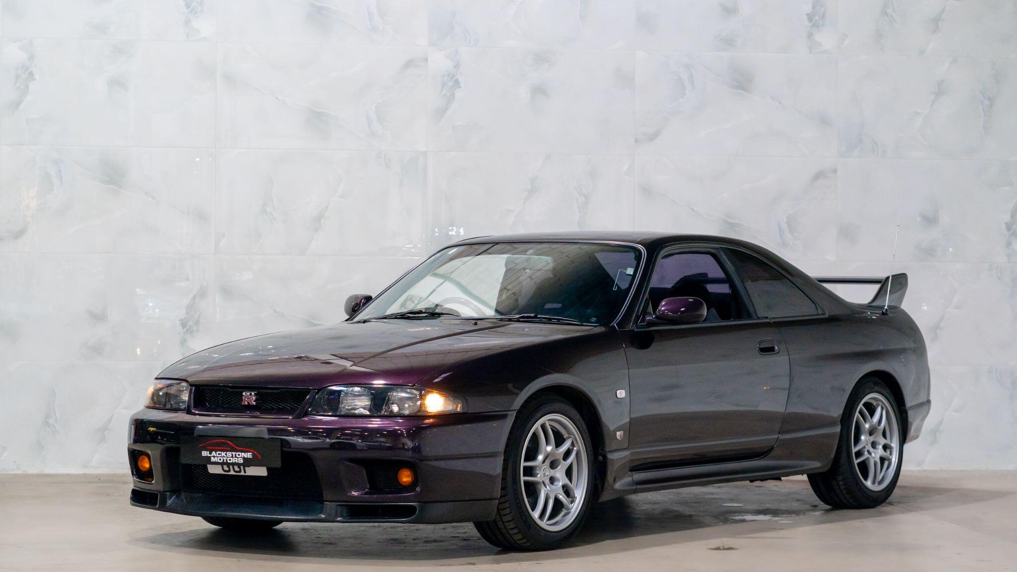 Nissan Skyline view 3