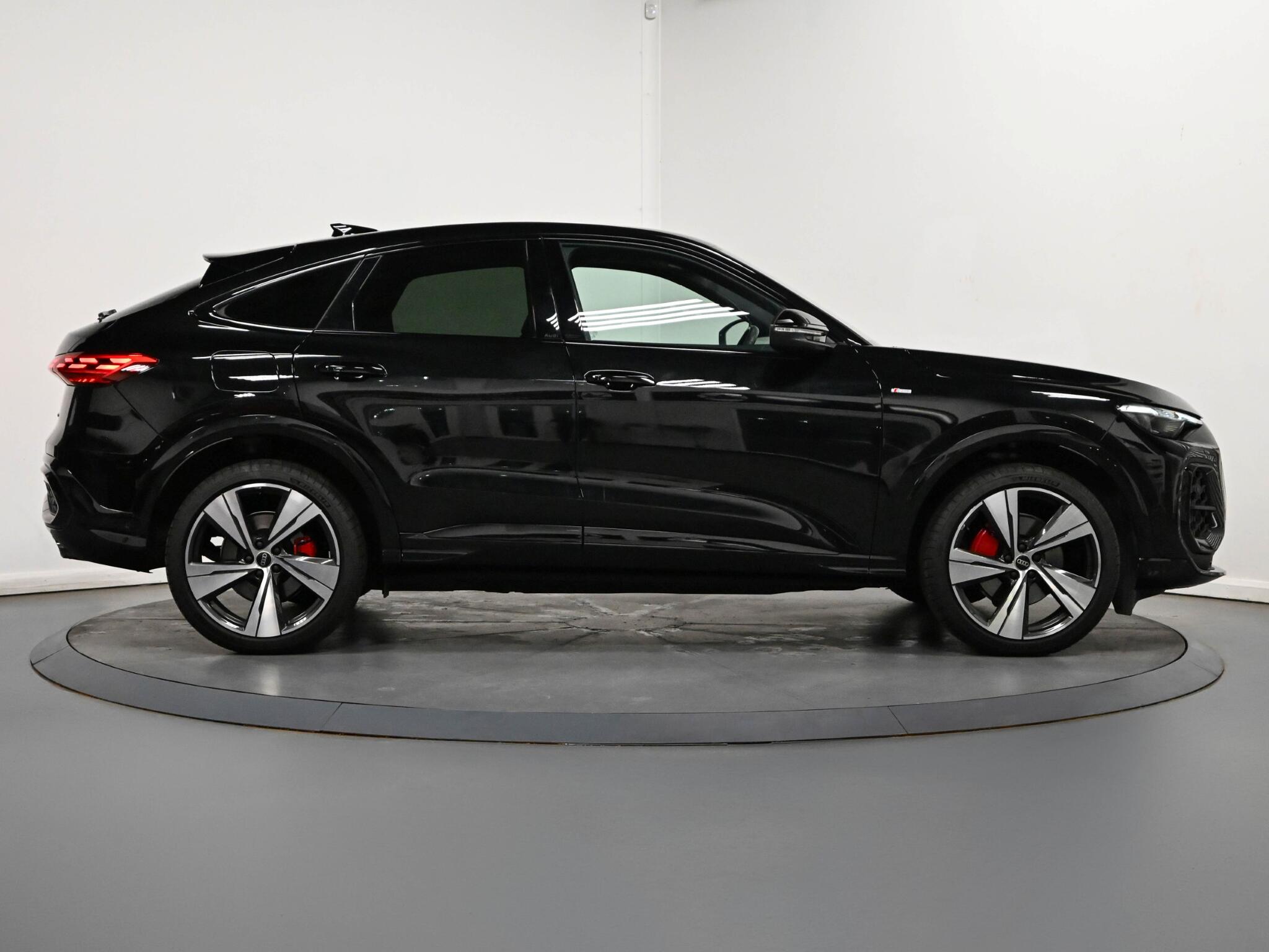 Audi Q5 view 27