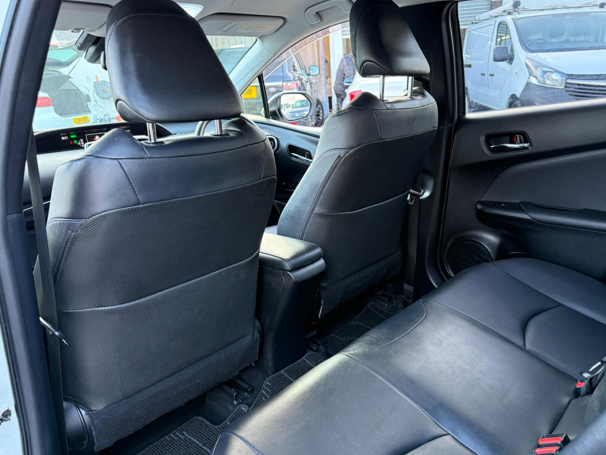 Toyota Prius - Image 57