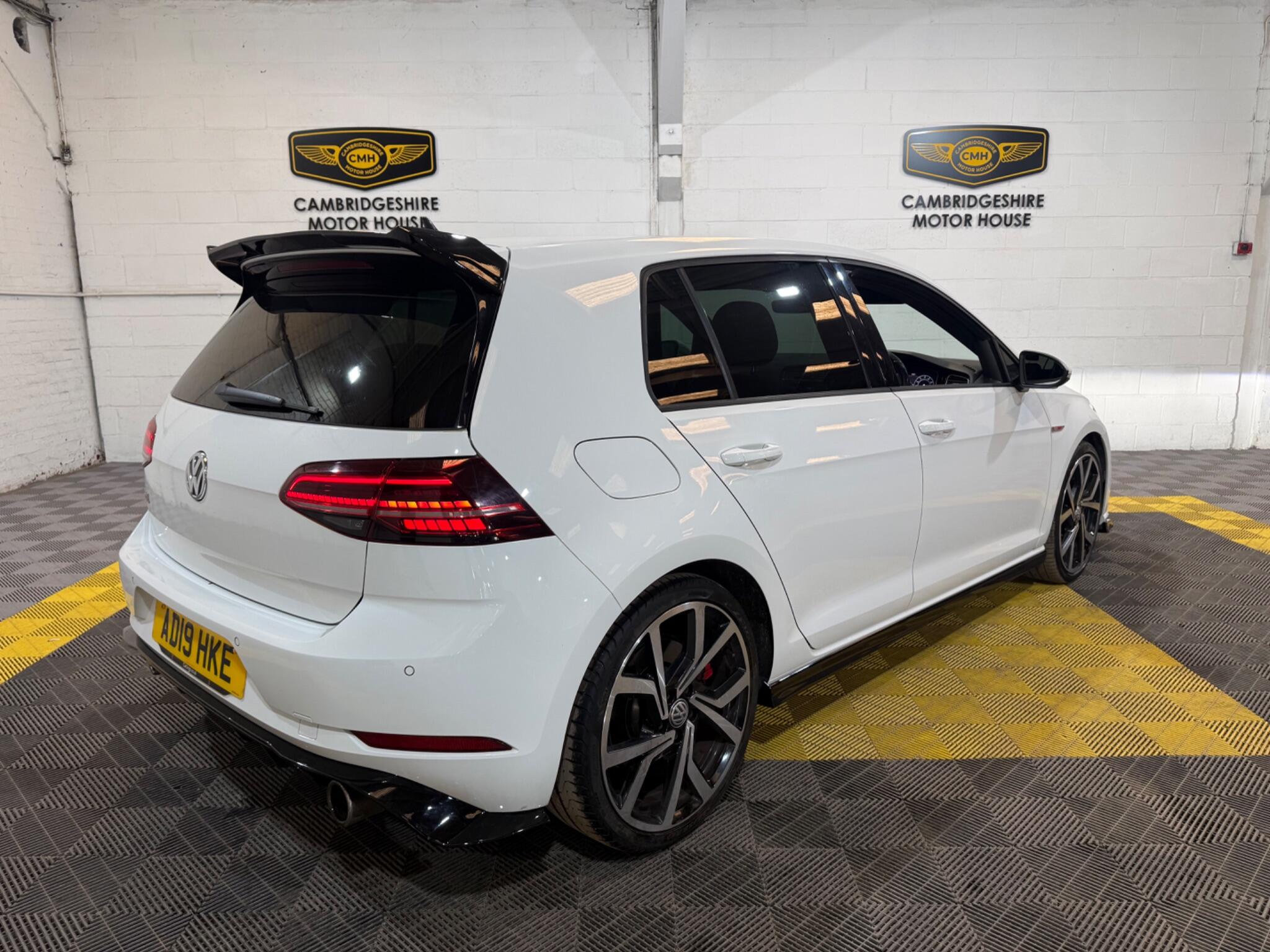 Volkswagen Golf view 13