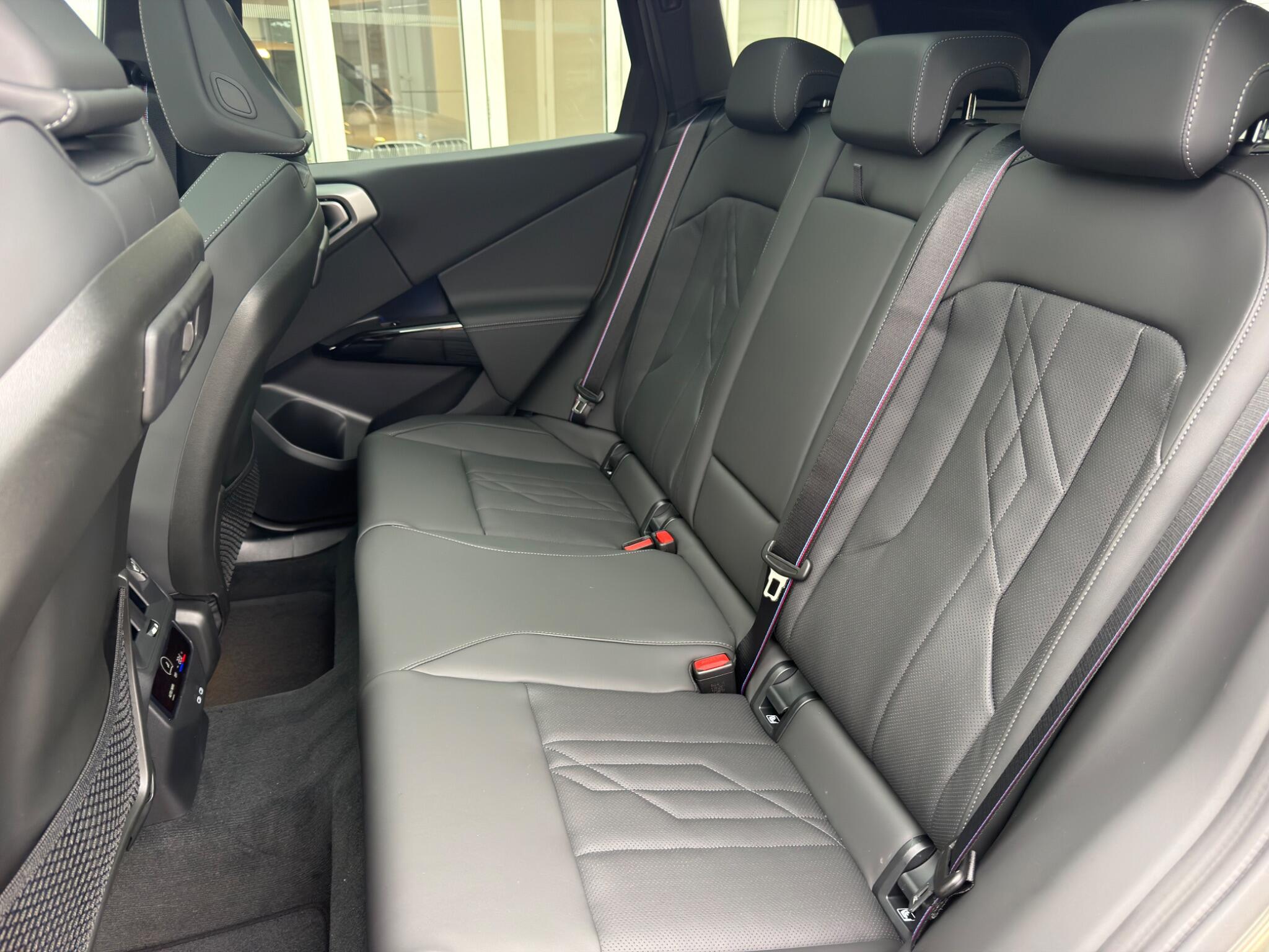 BMW X3 view 9