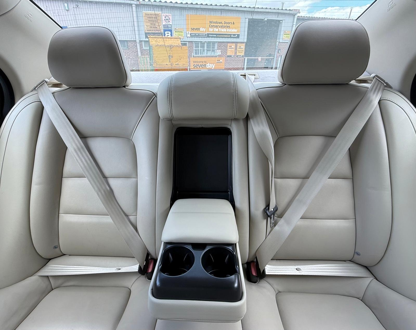 Volvo S80 view 16