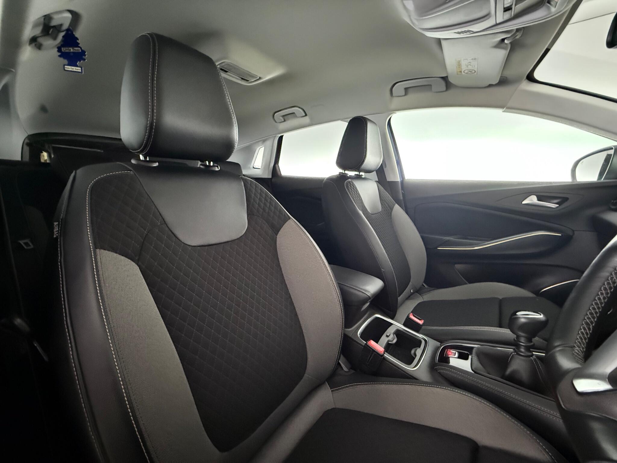 Vauxhall Grandland X view 27