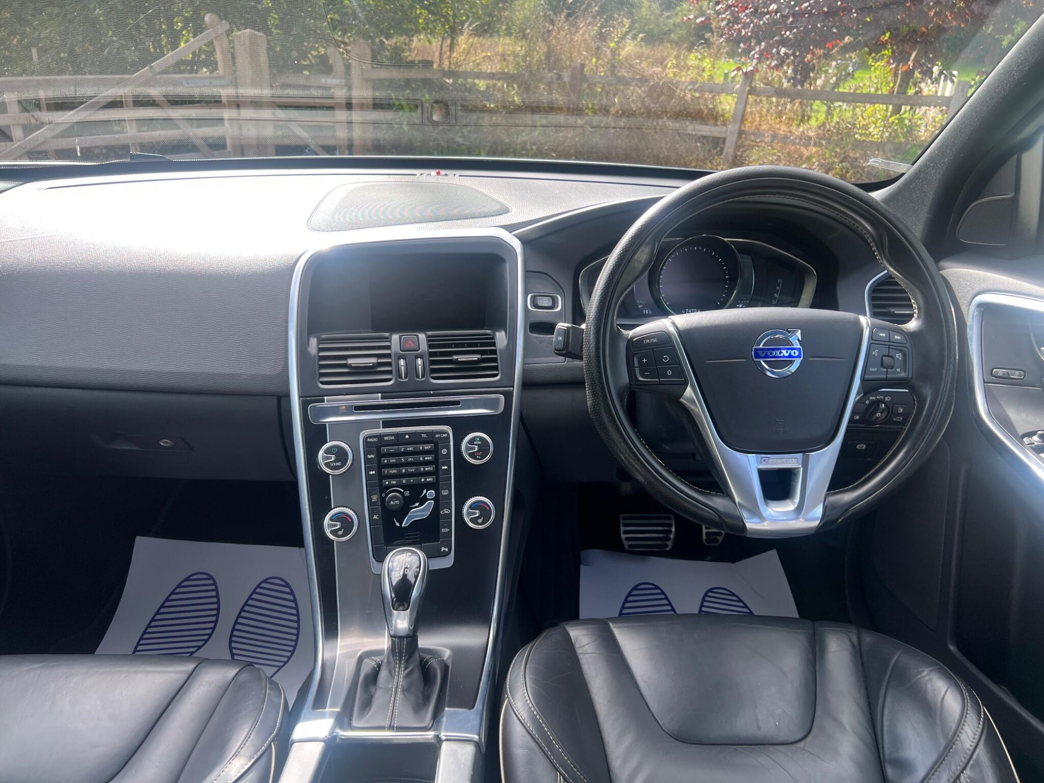 Volvo XC60 view 11