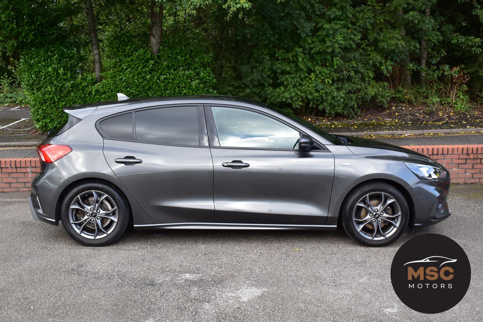 Ford Focus view 21