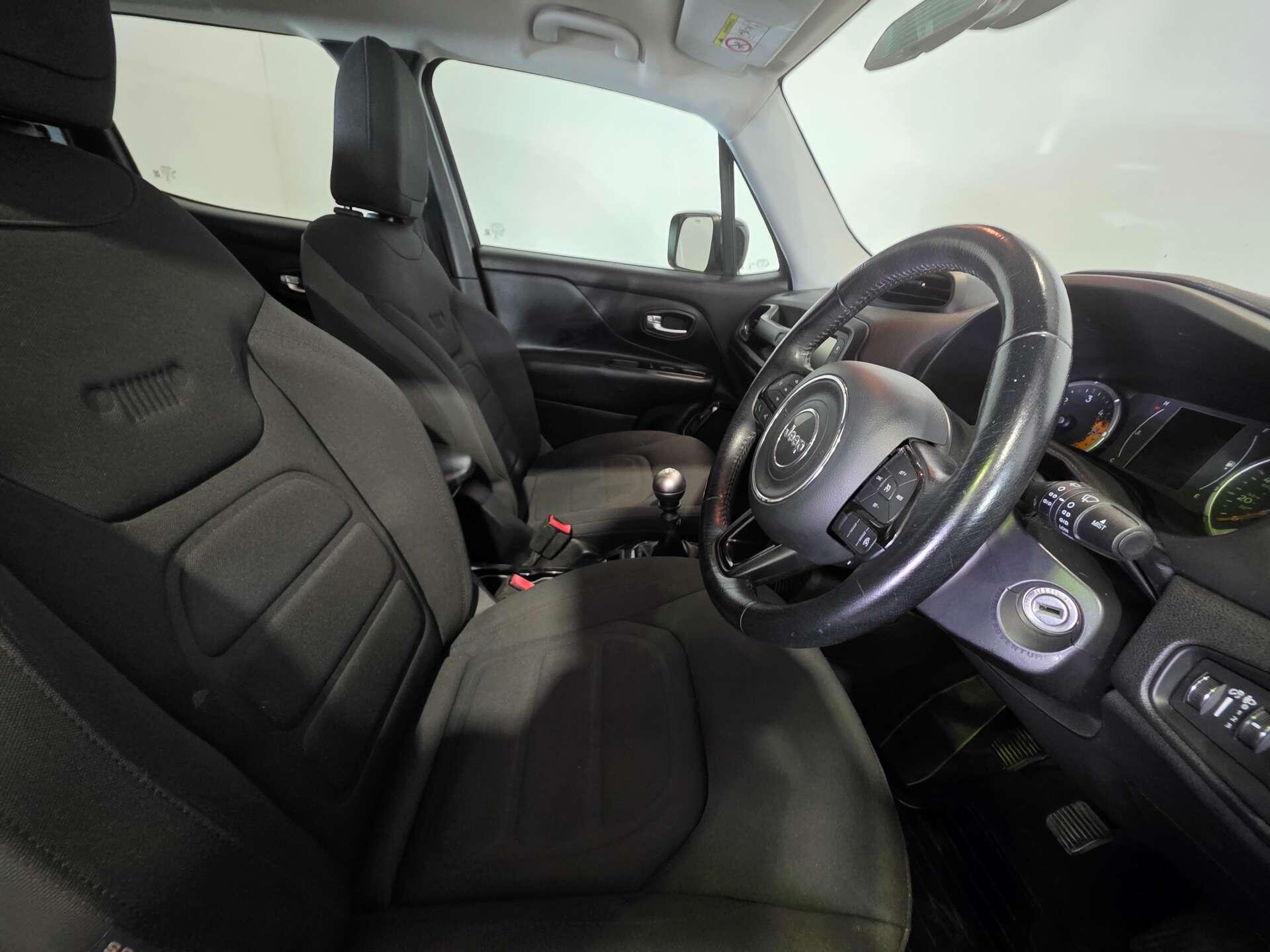 Jeep Renegade view 11