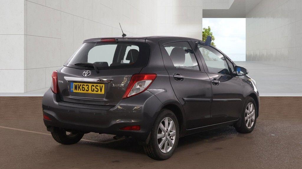 Toyota Yaris view 7