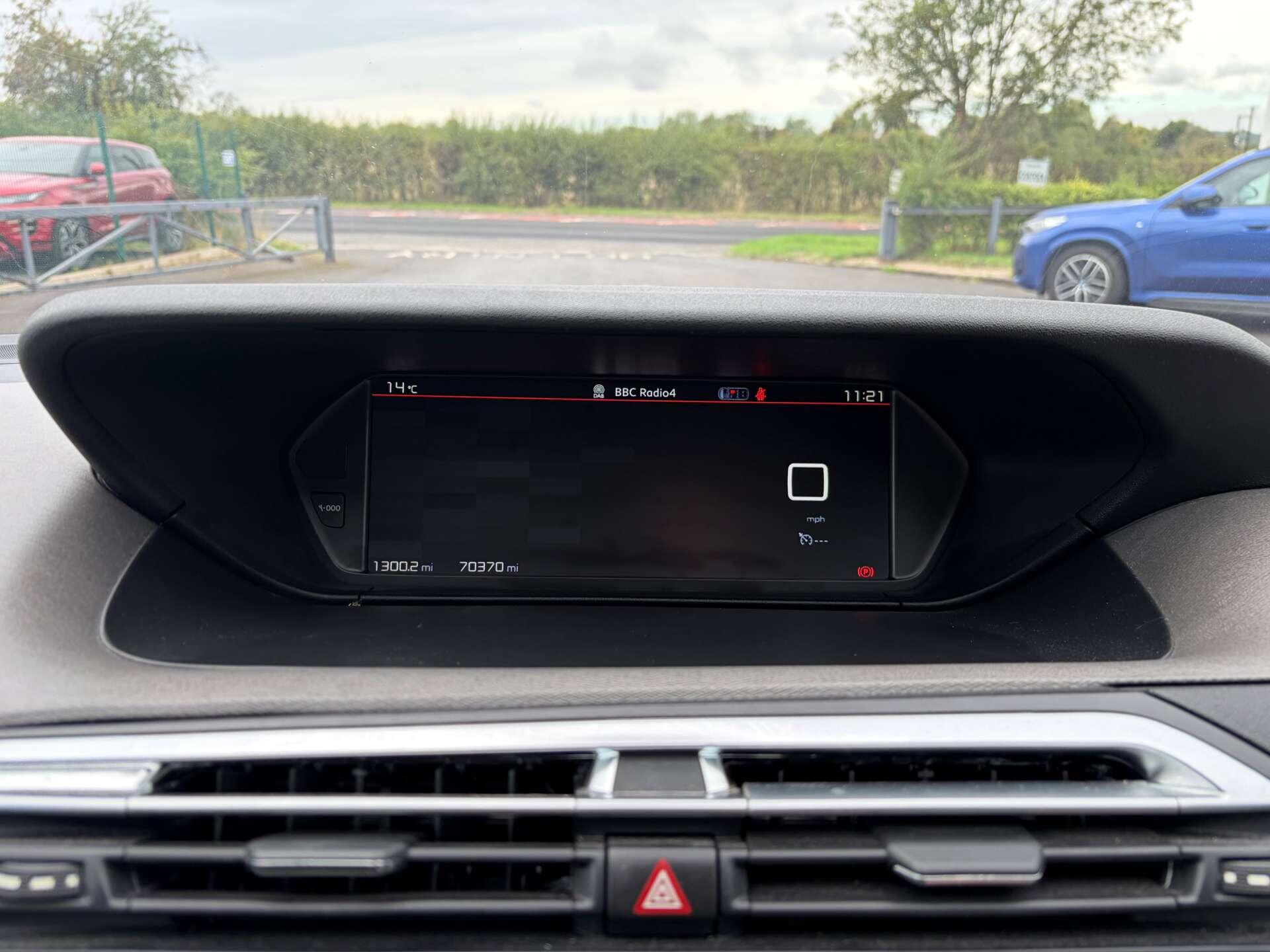 Citroen Grand C4 Picasso view 43