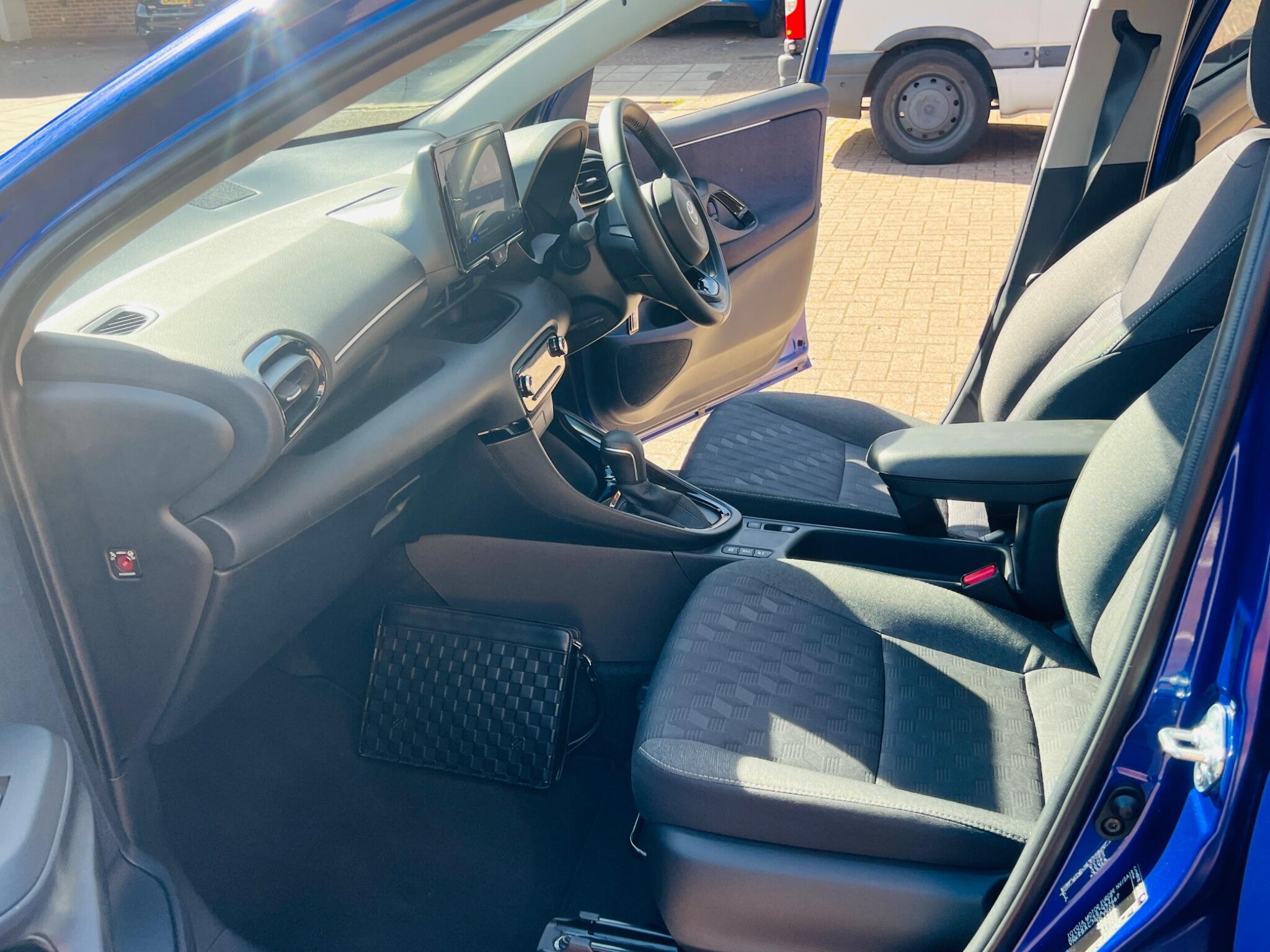 Toyota Yaris view 66