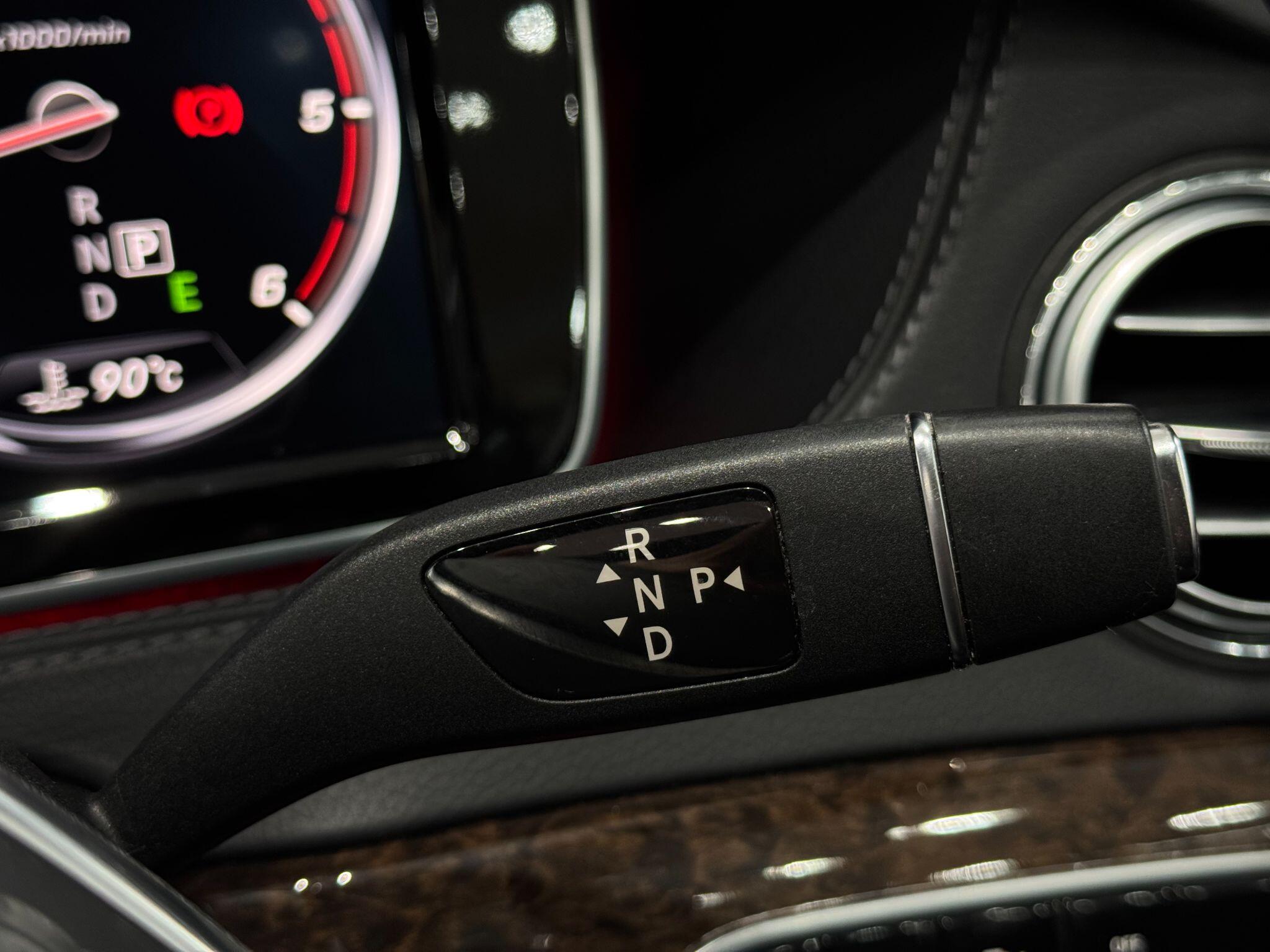 Mercedes-Benz S-Class view 50