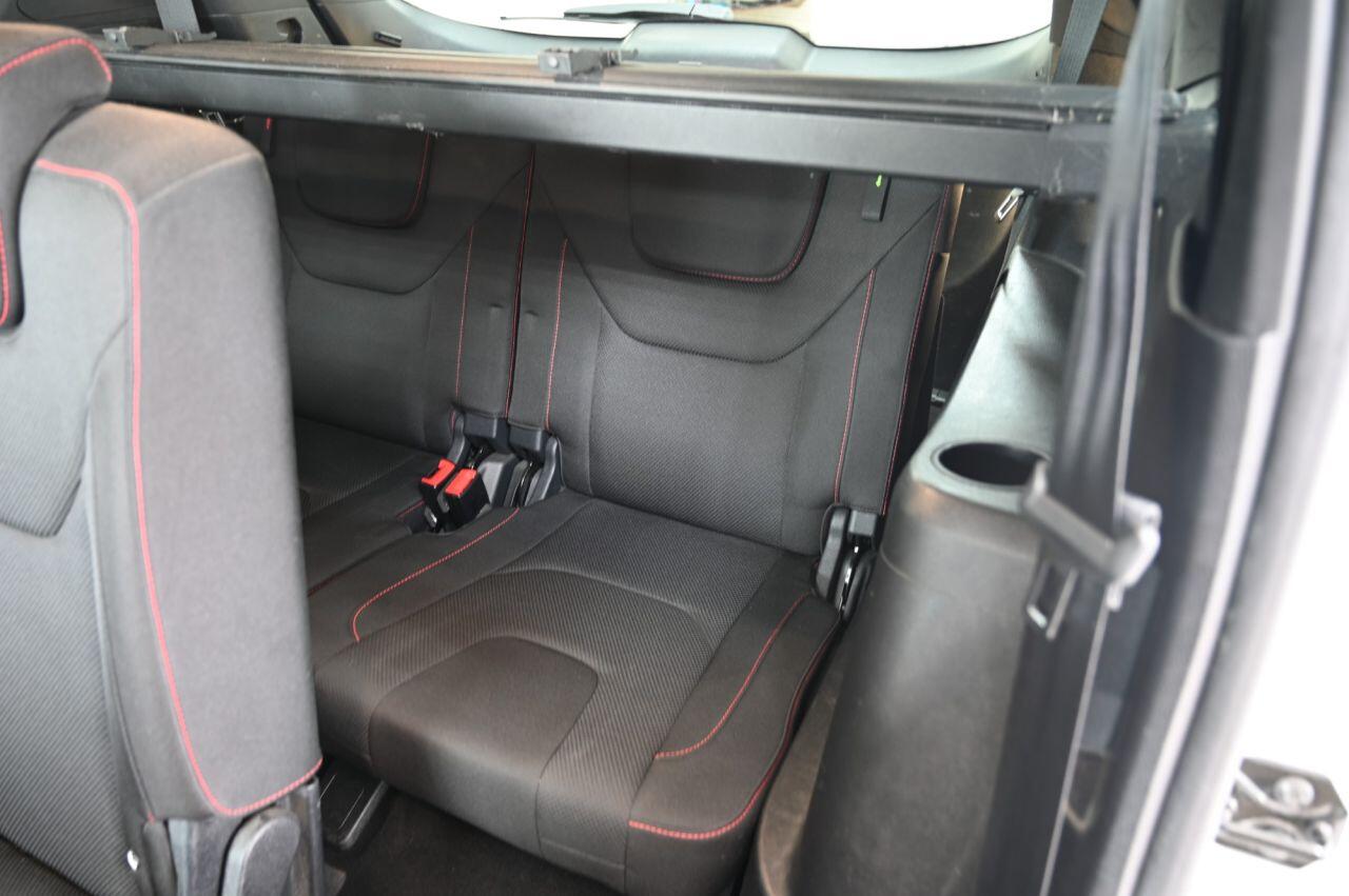 Ford S-Max view 17