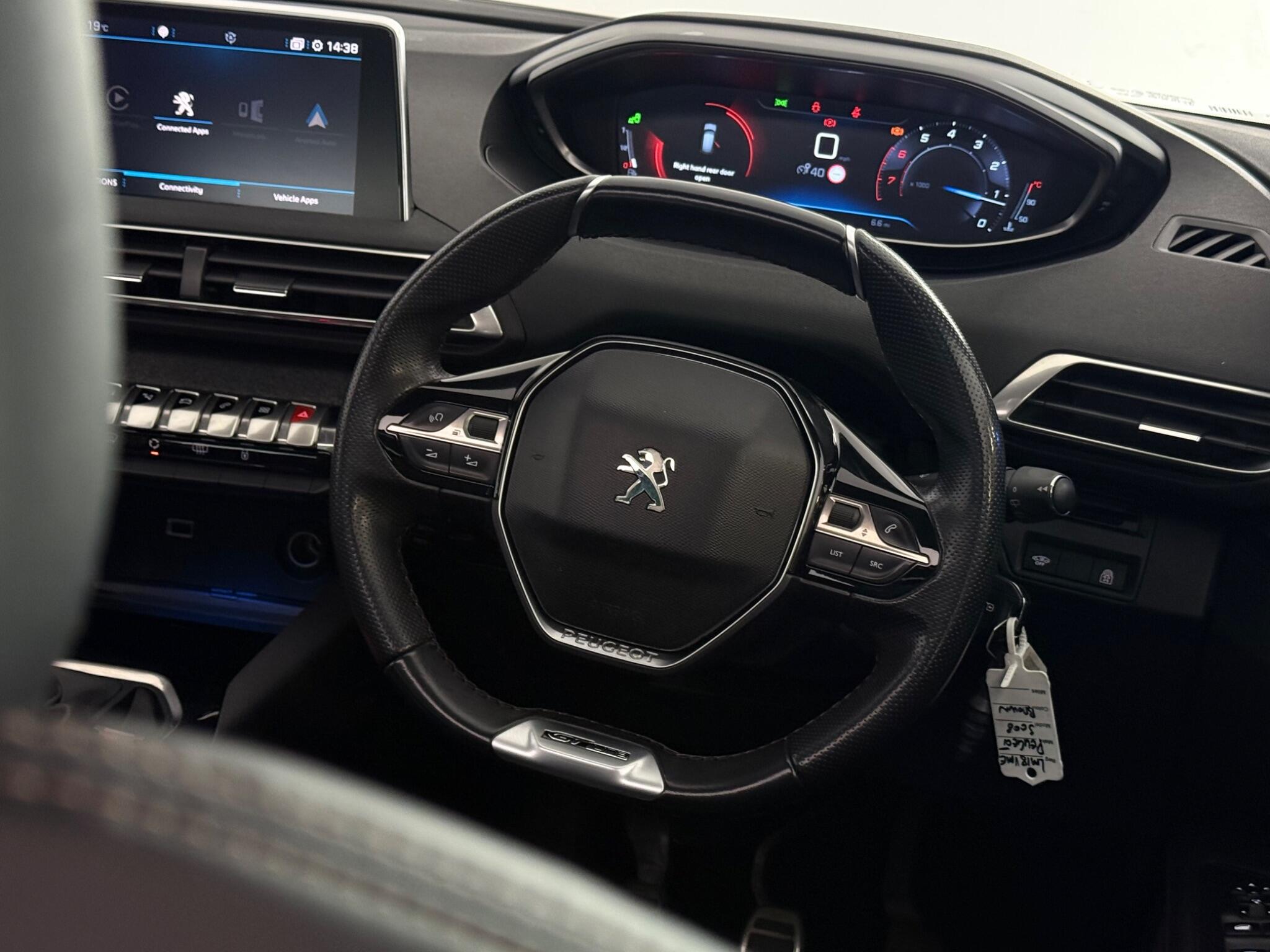 Peugeot 3008 view 13