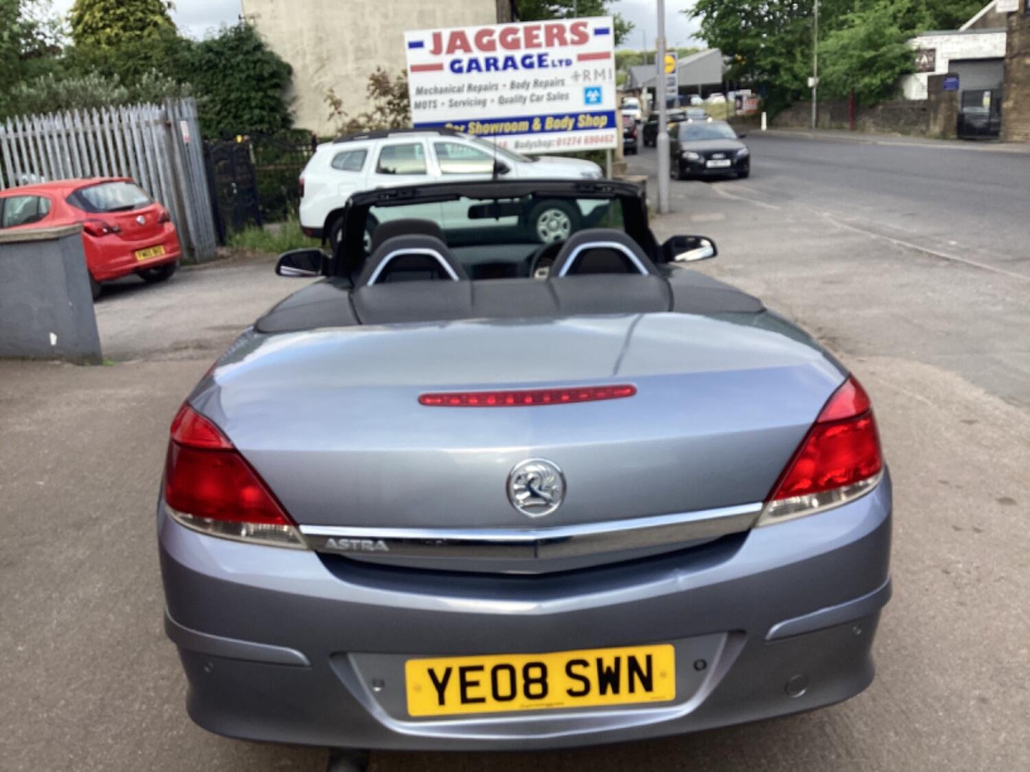 Vauxhall Astra view 6