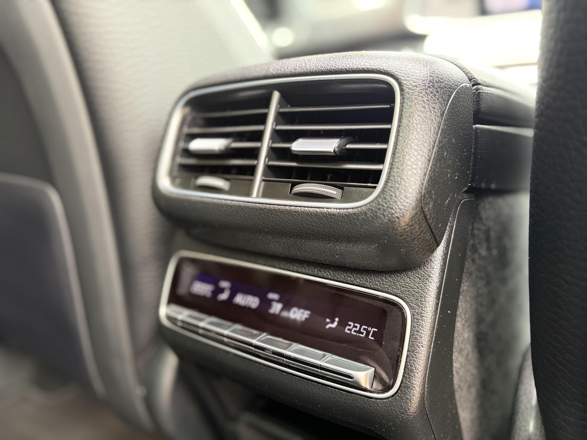 Mercedes-Benz Gle view 32