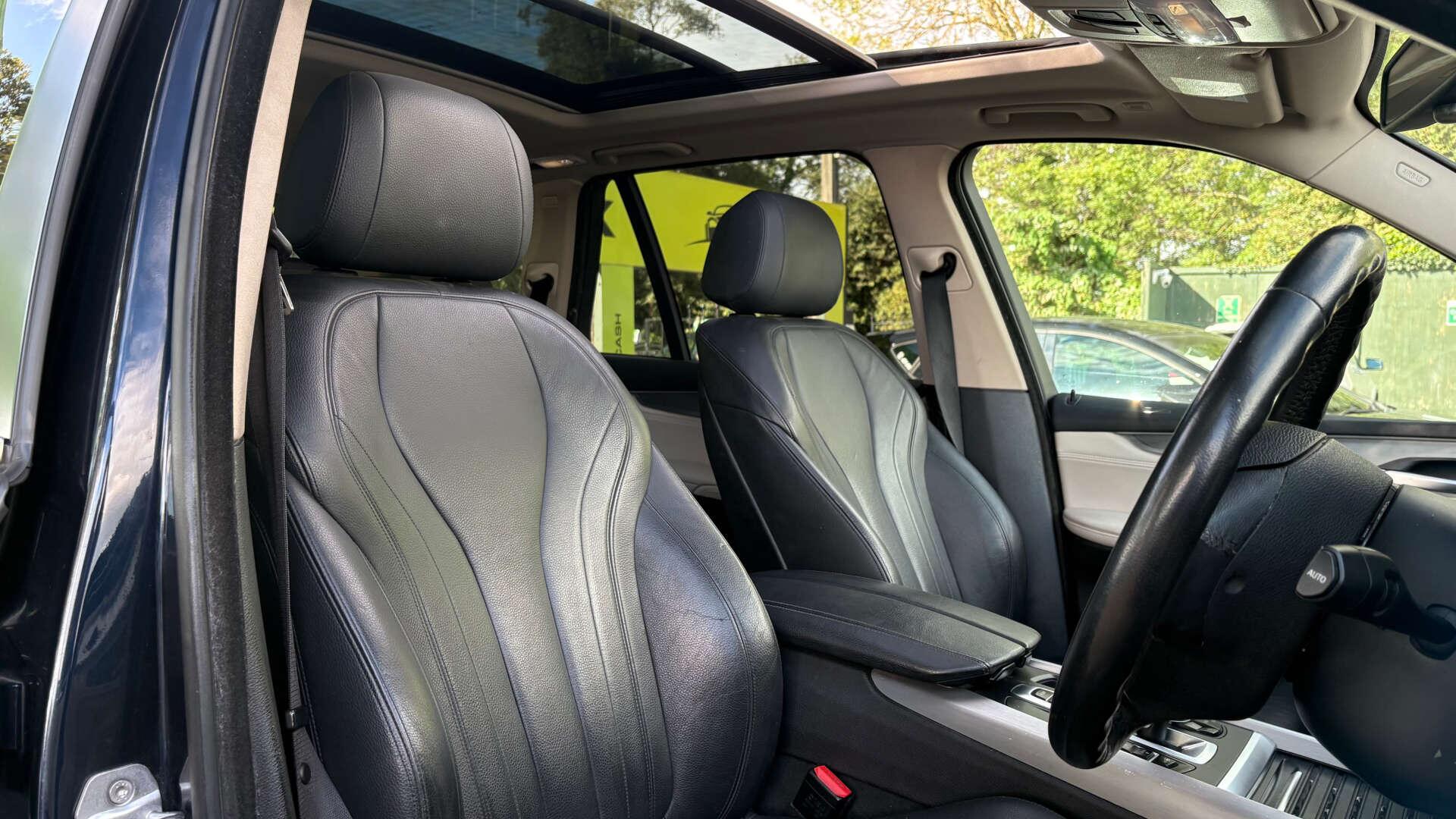 BMW X5 view 3