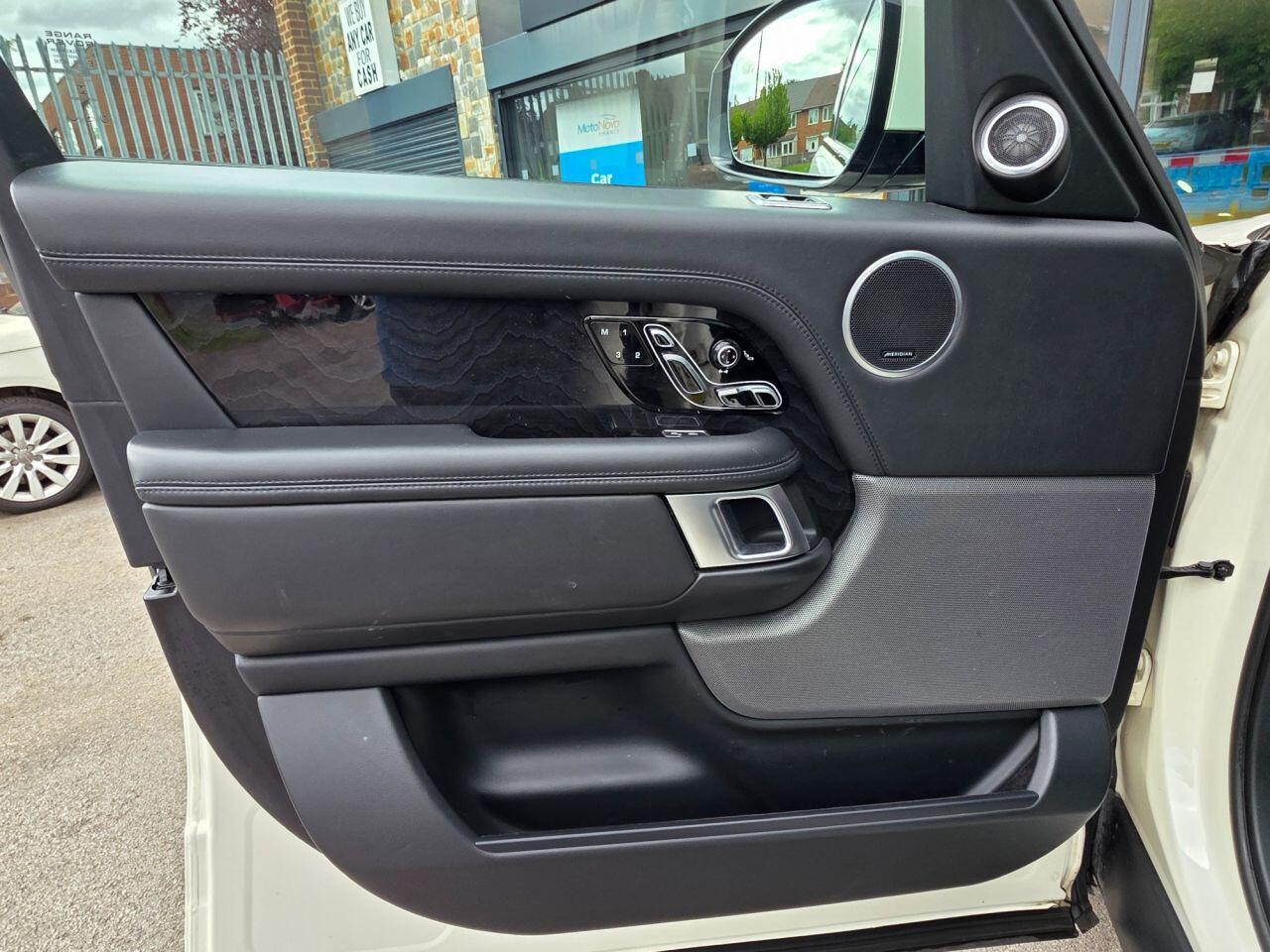 Land Rover Range Rover view 14