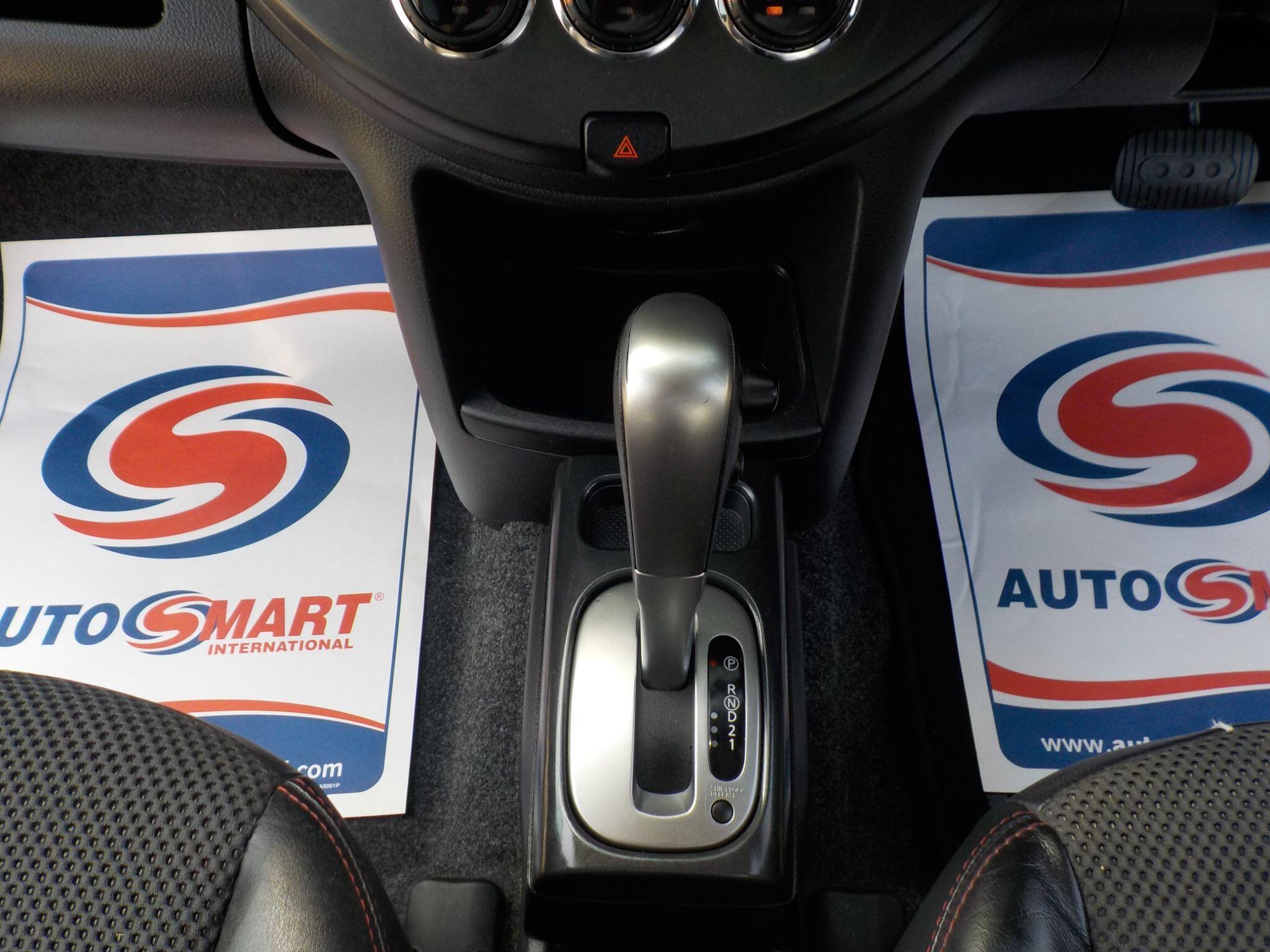 Nissan Note 1.6 16V Tekna Auto Euro 4 5dr