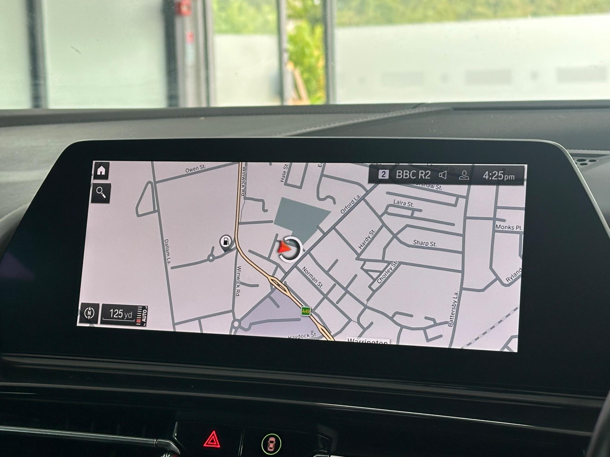 BMW 8 Series view 29
