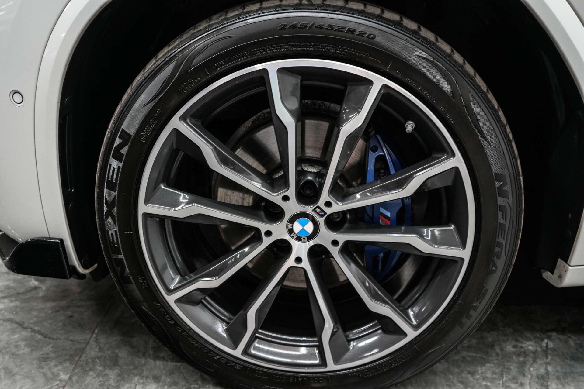 BMW X3 view 11