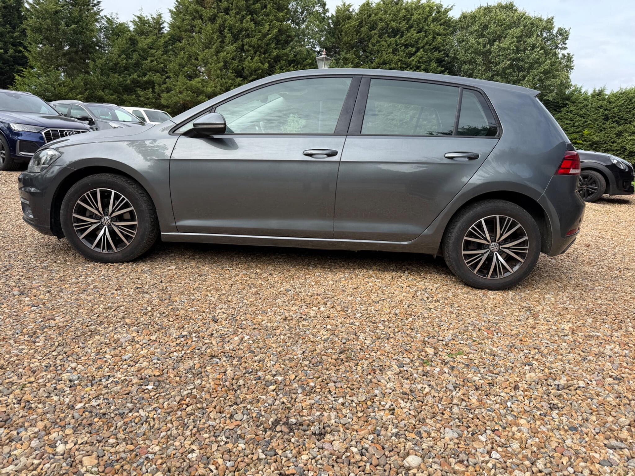 Volkswagen Golf view 10