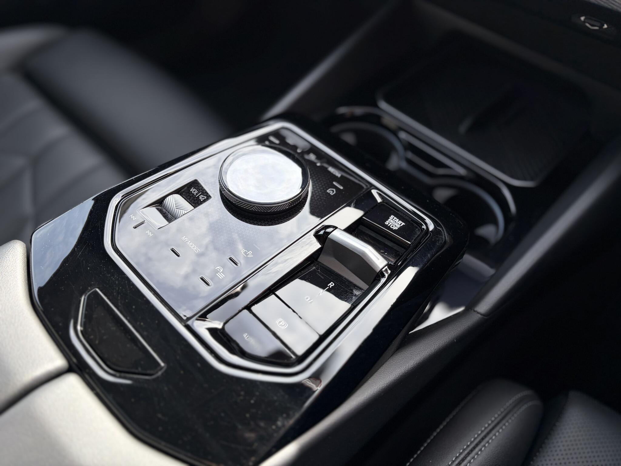 BMW 5 Series view 27