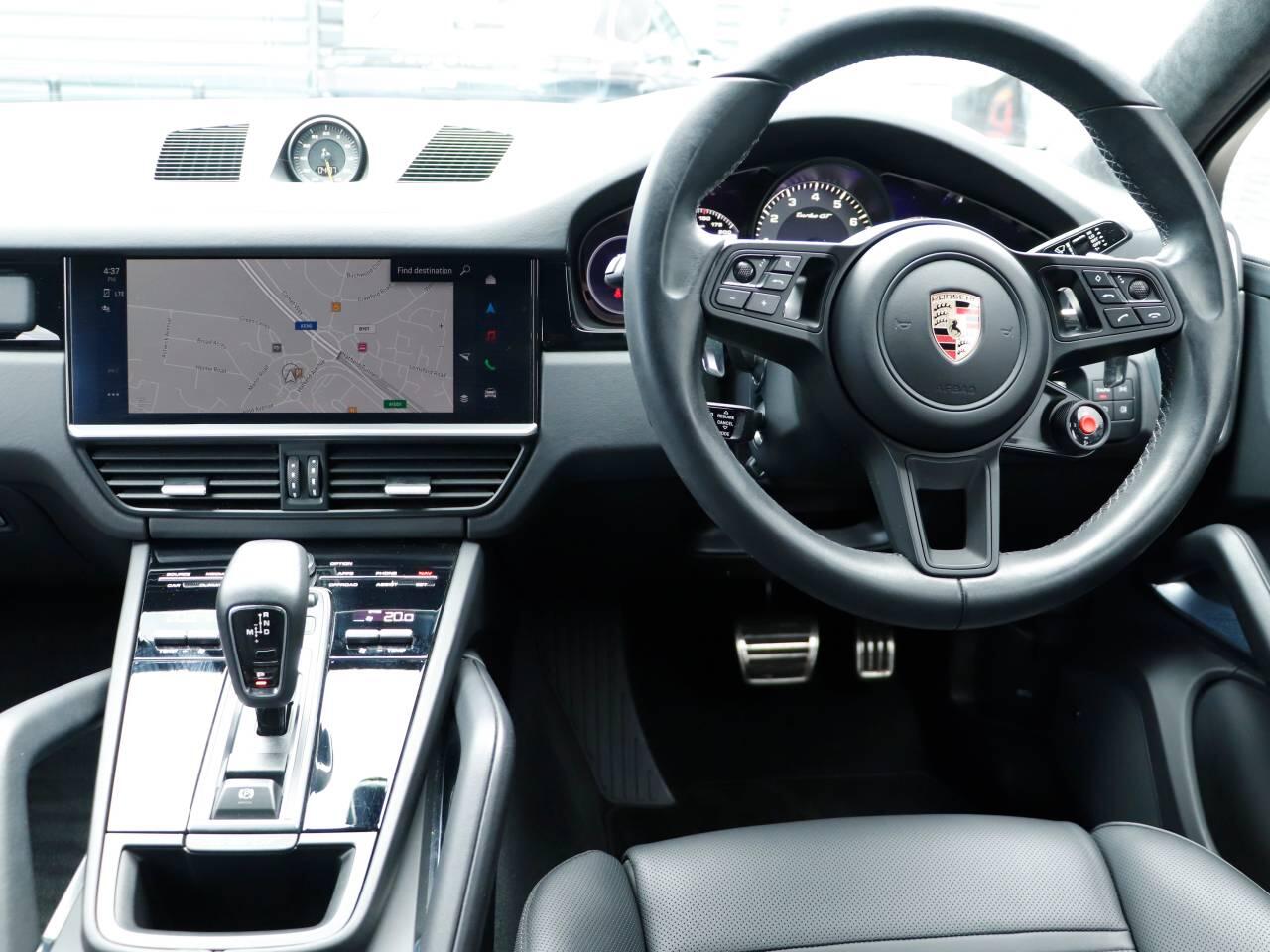 Porsche Cayenne view 13