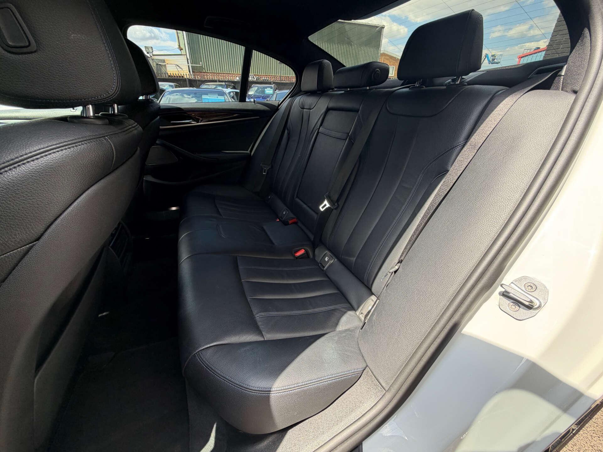 BMW 5 Series view 13