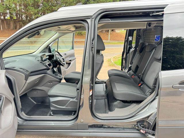Ford Transit Connect view 7