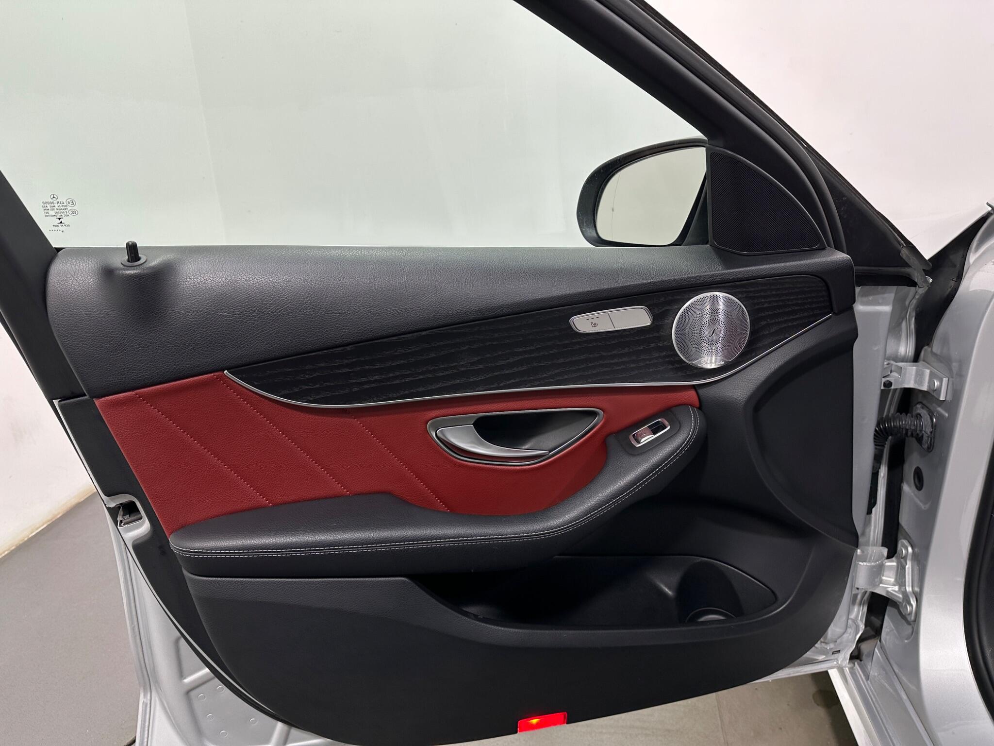 Mercedes-Benz C Class view 39
