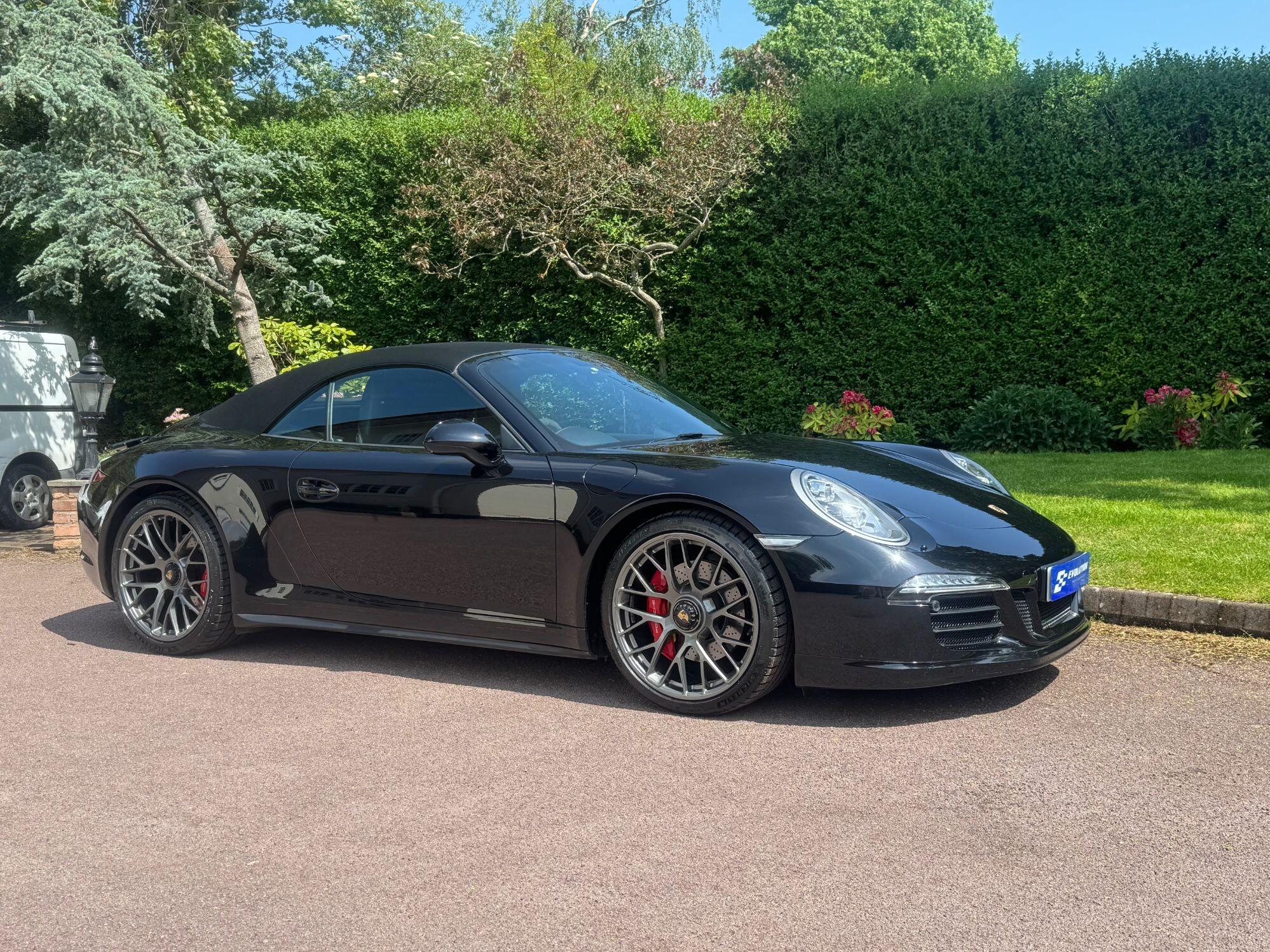 Porsche 911 view 5